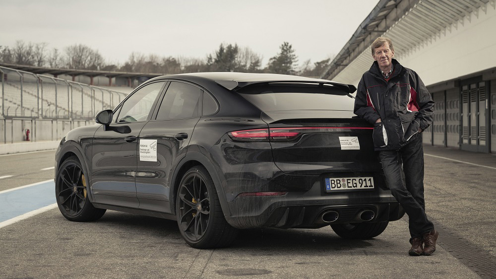 Porsche Cayenne 高性能車款測試中，傳奇車手親自操駕