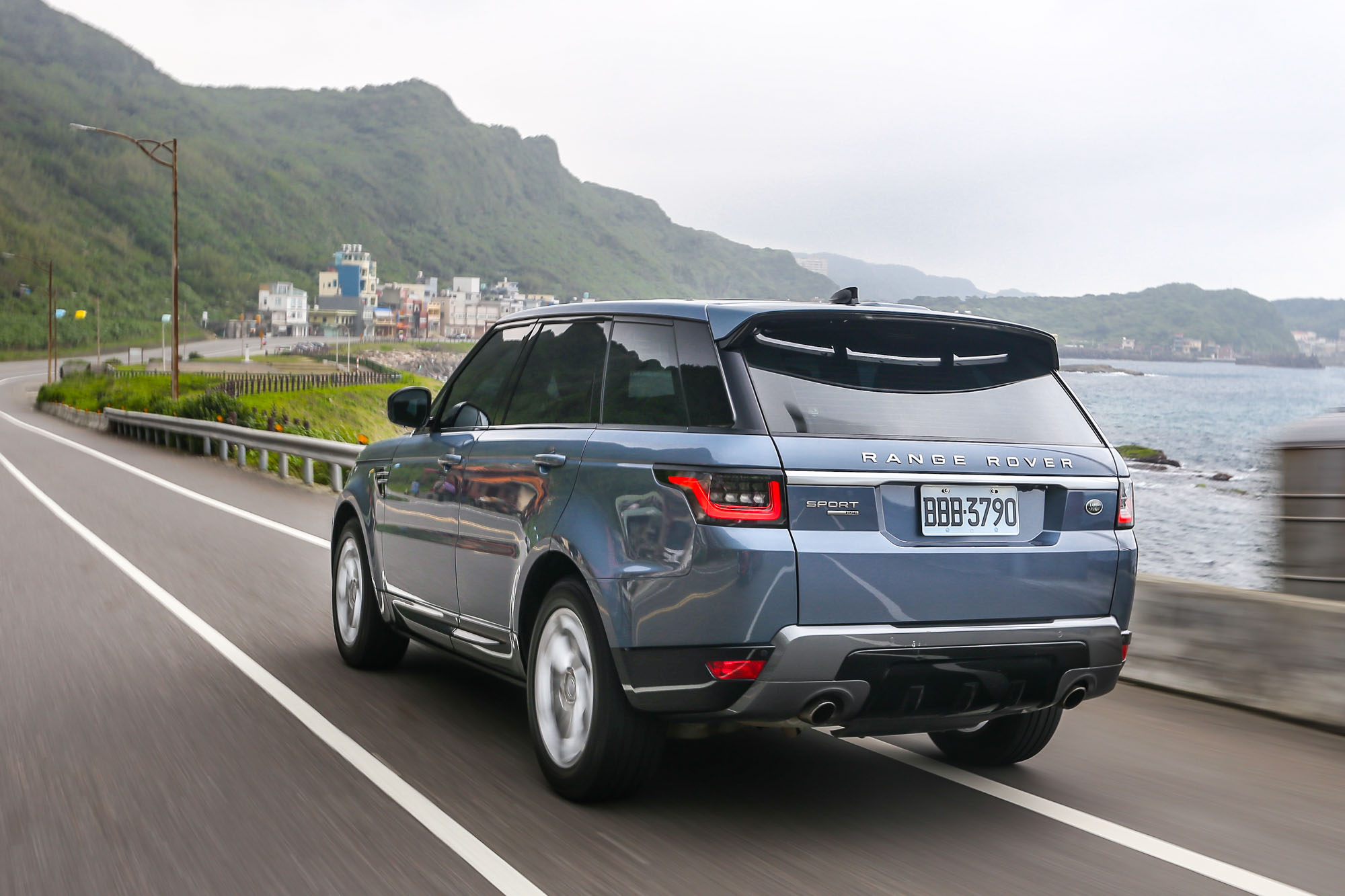 相較於對手，Range Rover Sport的強項還是在於用路性能的多元性。