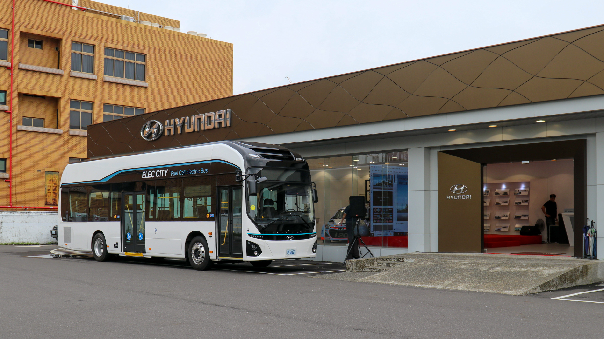 Hyundai 於台南啟動氫能巴士試乘與產學合作