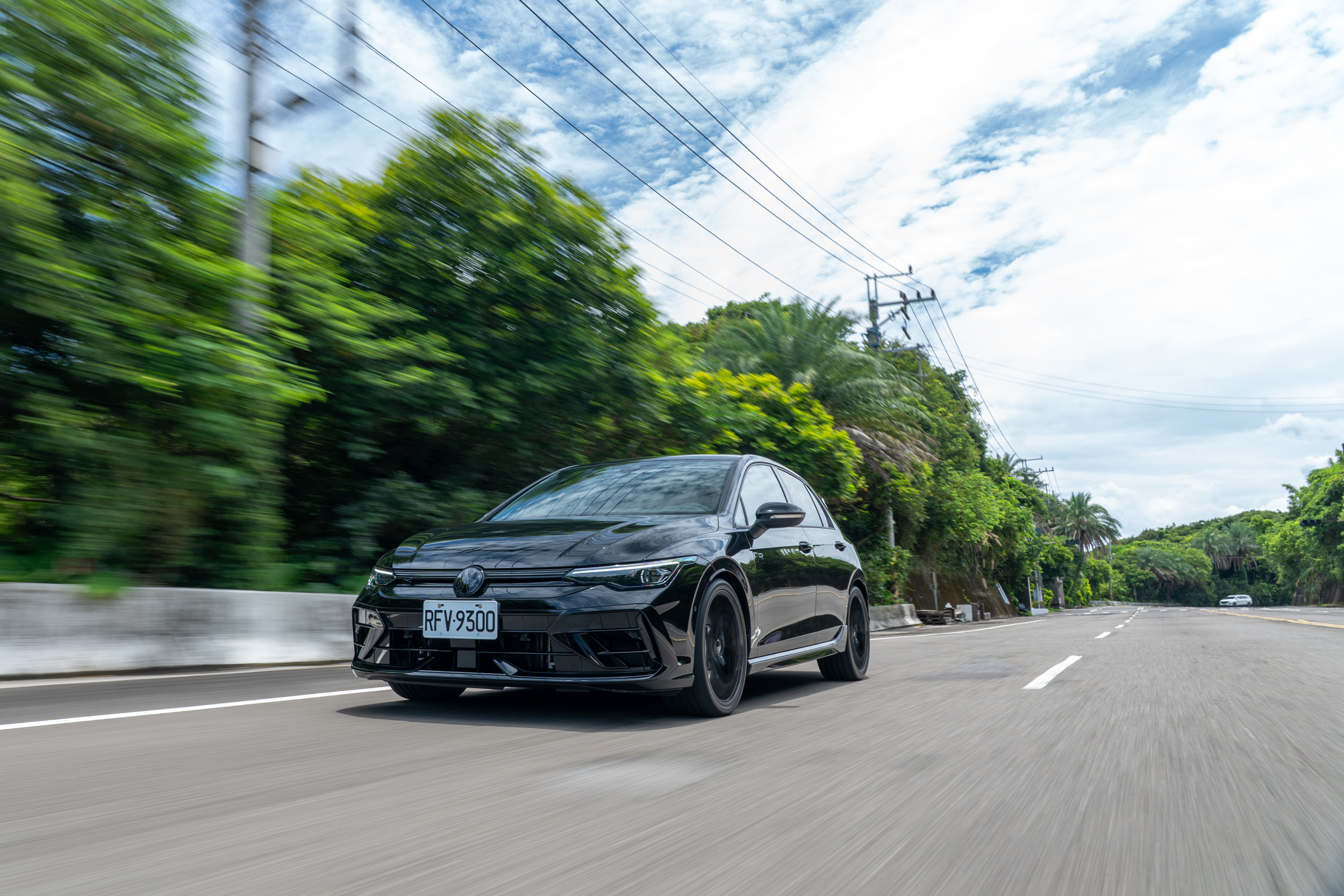 澎湃的加速感受，是 Golf R 本就該提供的基本面向。