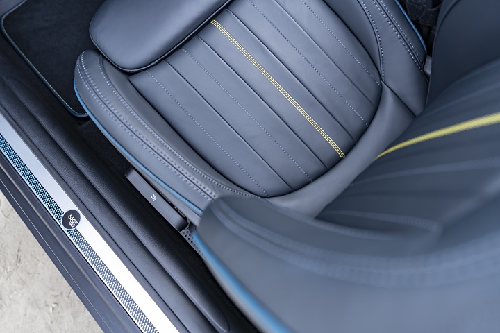 MINI Cabrio Sidewalk Edition 專屬設計迎賓門檻。