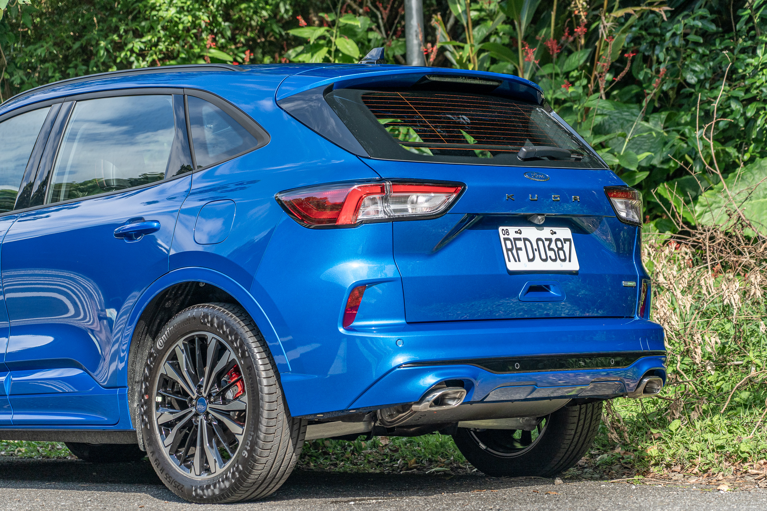 因應 ST-Line 身份所增配的空力套件。