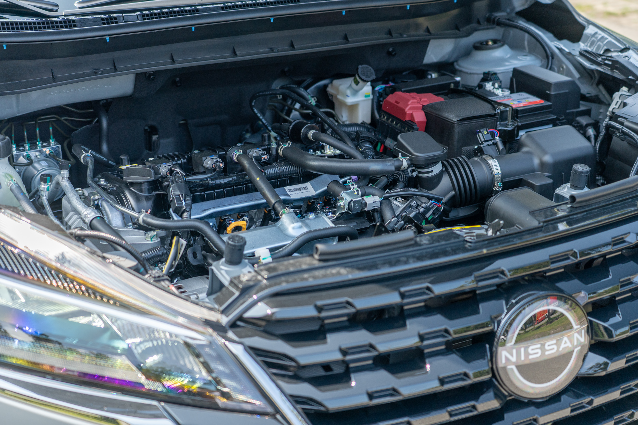 搭載原廠代號HR16DE的1.6升自然進氣汽油引擎，具備135ps/6300rpm最大馬力與16.7kgm/4000rpm峰值扭力輸出。