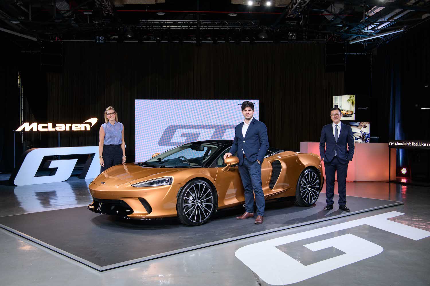 McLaren 首席設計師 Esteban Palazzo、行銷經理 Charlotte Dickson 與 McLaren Taiwan 品牌總經理 Jerry Lin。