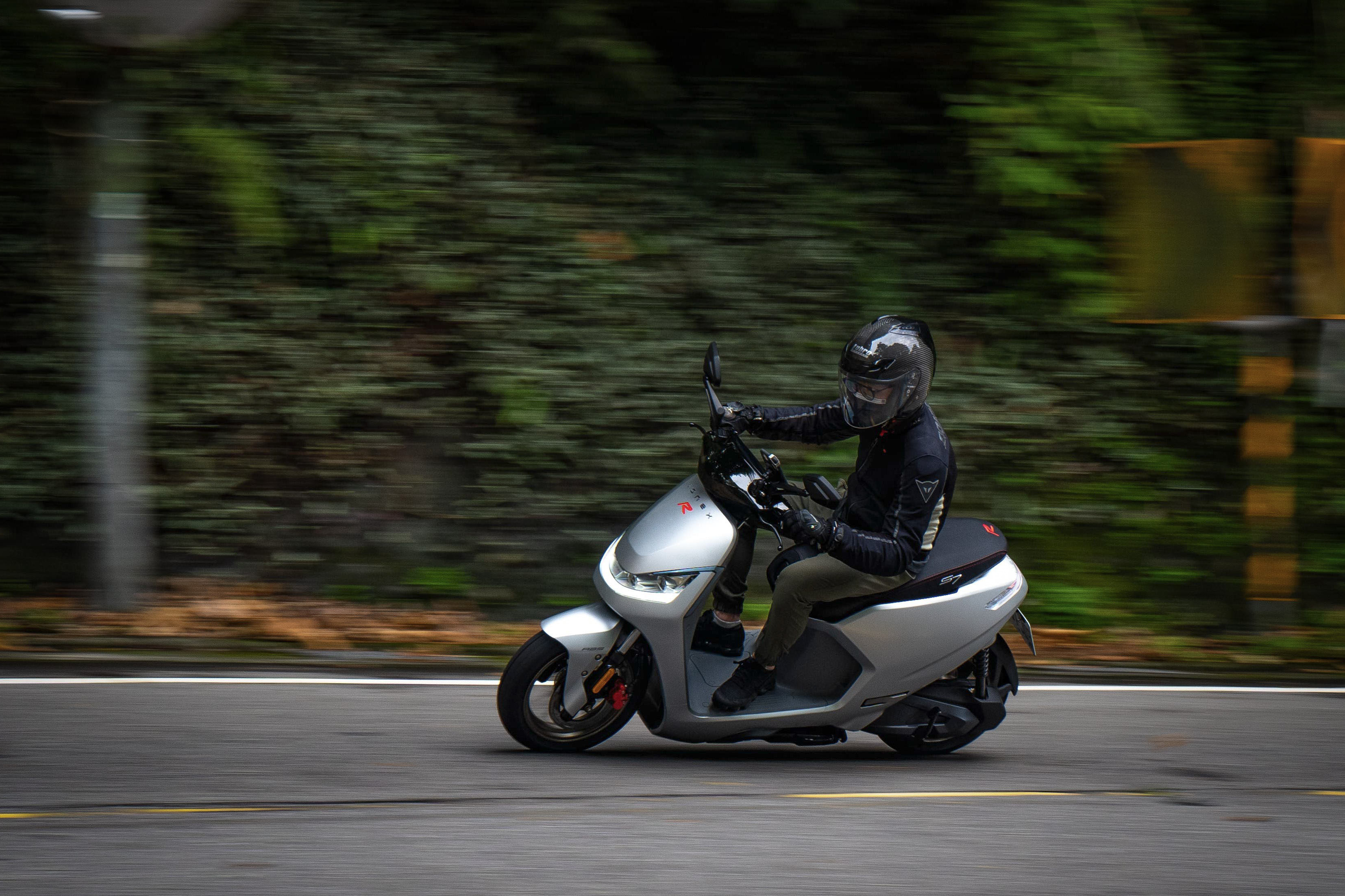 S7R 加入市場,讓重視騎乘樂趣、著重騎乘姿勢、願意接受電動機車的買家,有了相當優質的新選擇。