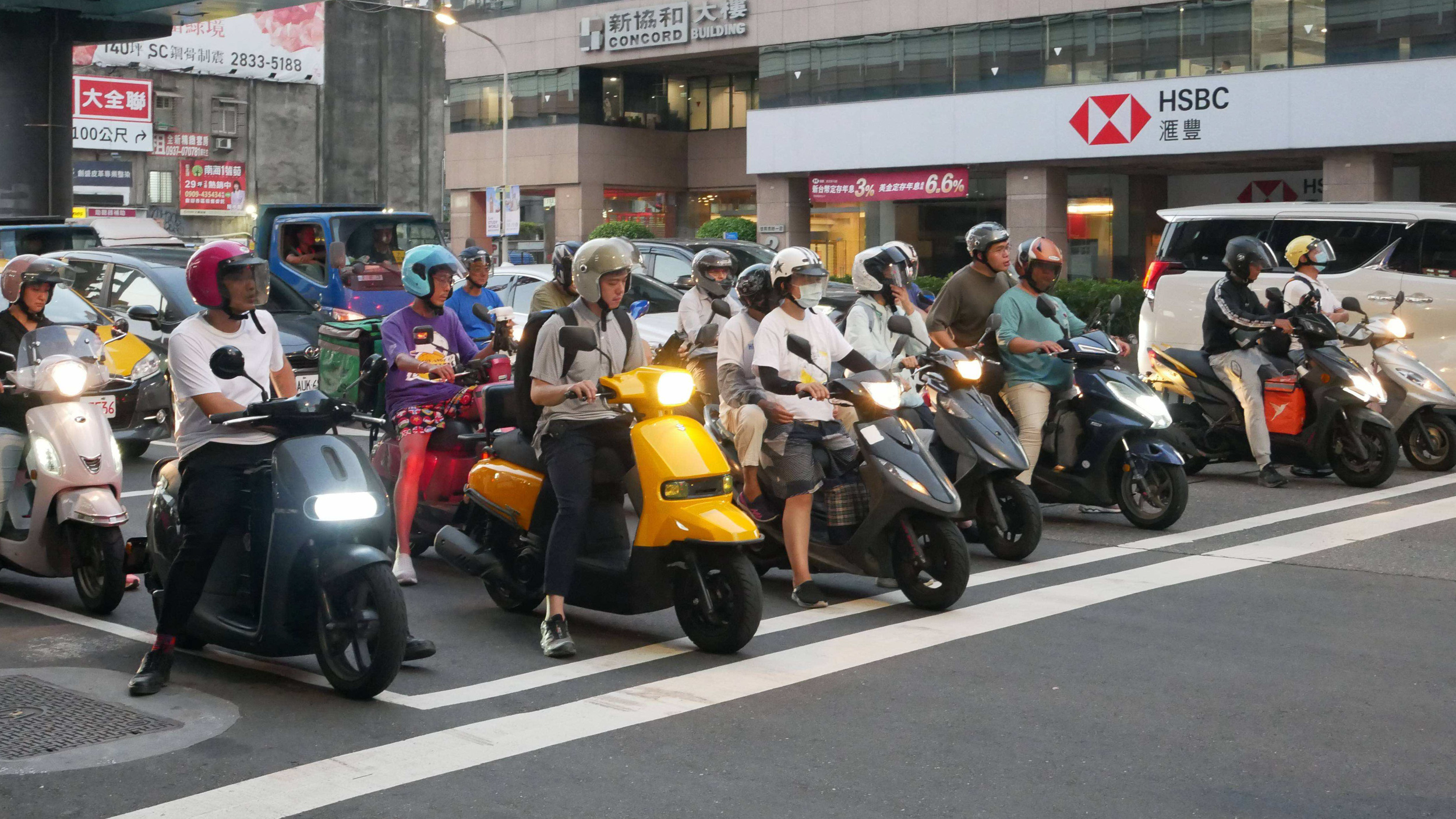 八成三民眾敲碗！跨世代、跨政黨要求政府積極推動電動機車！