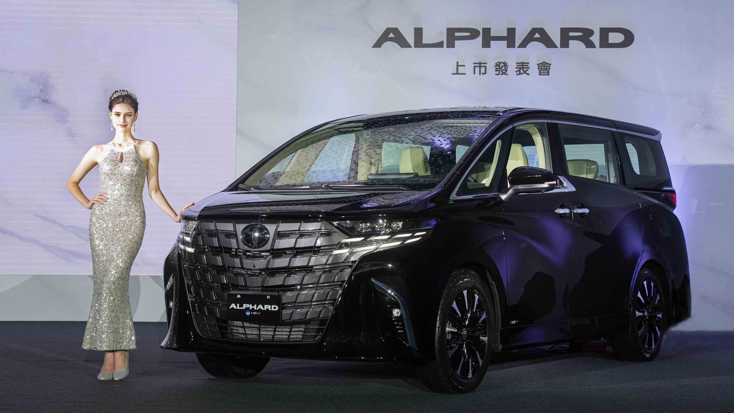 採單一油電編成販售！和泰汽車與日本同步發表 Toyota Alphard，建議售價 315 萬起！