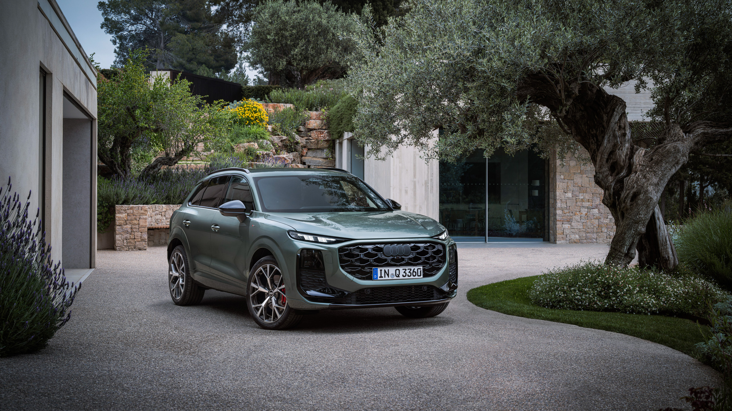 全新第三代 Audi Q3 開放預訂，SUV｜Sportback 雙車型 195 萬元起！