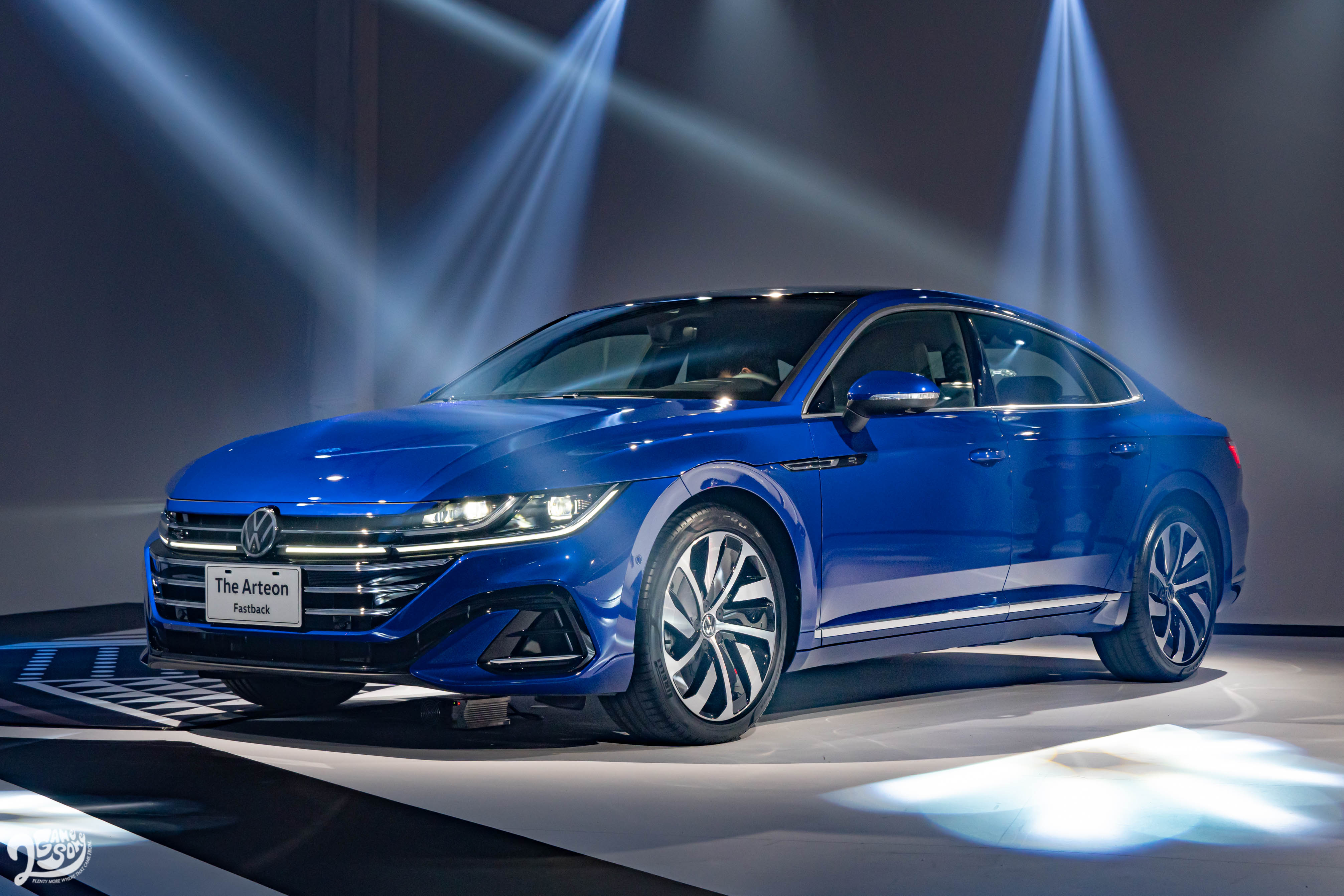 Arteon Fastback 330 TSI R-Line。