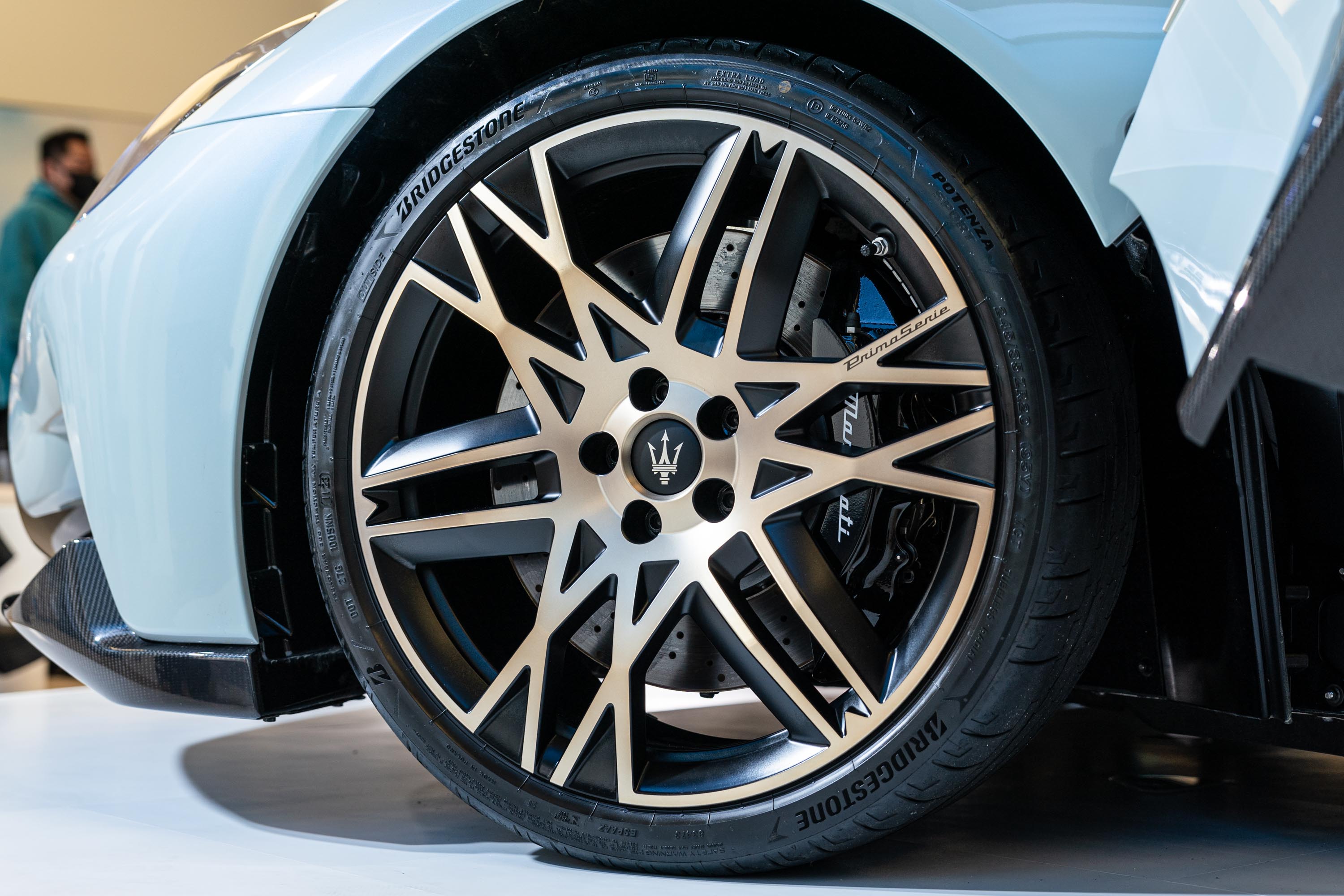 全新設計MMXX輪圈樣式。