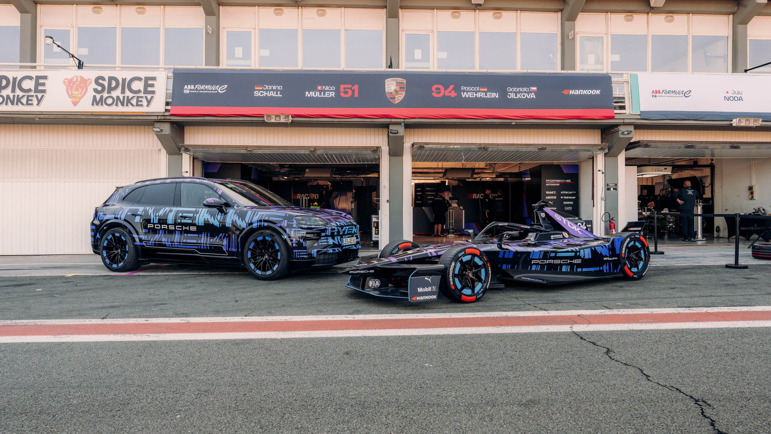 保時捷純電 SUV 技術解析：純電 Cayenne 源自 Formula E 世界冠軍車隊的專業技術