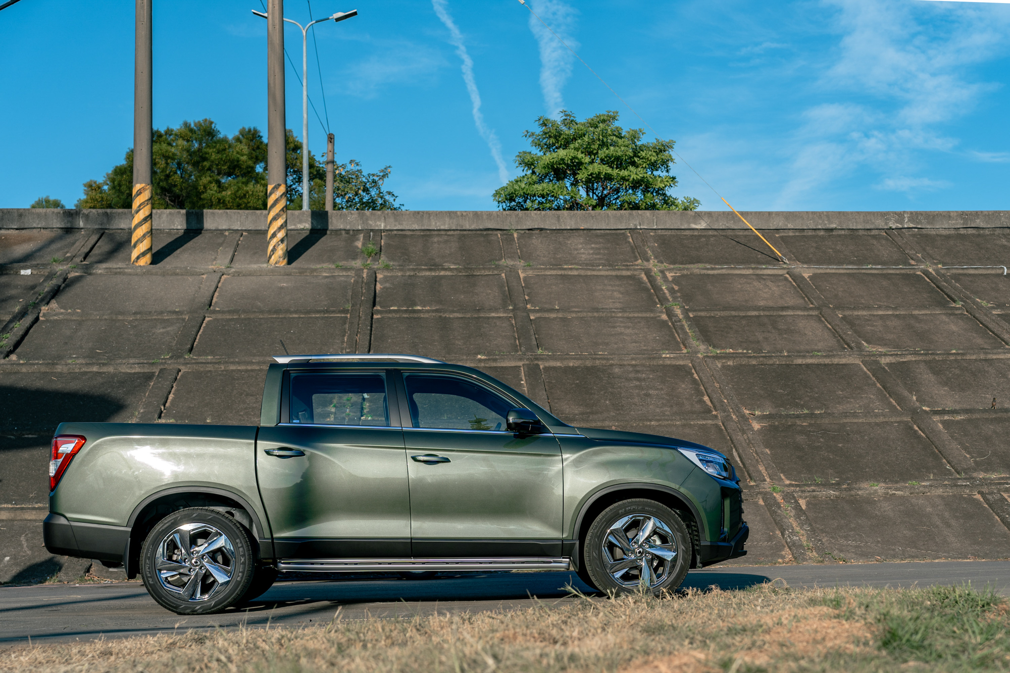 Rexton Sports的車長是國內雙廂貨卡市場上最短的,也因此貨斗尺寸略為遜色。