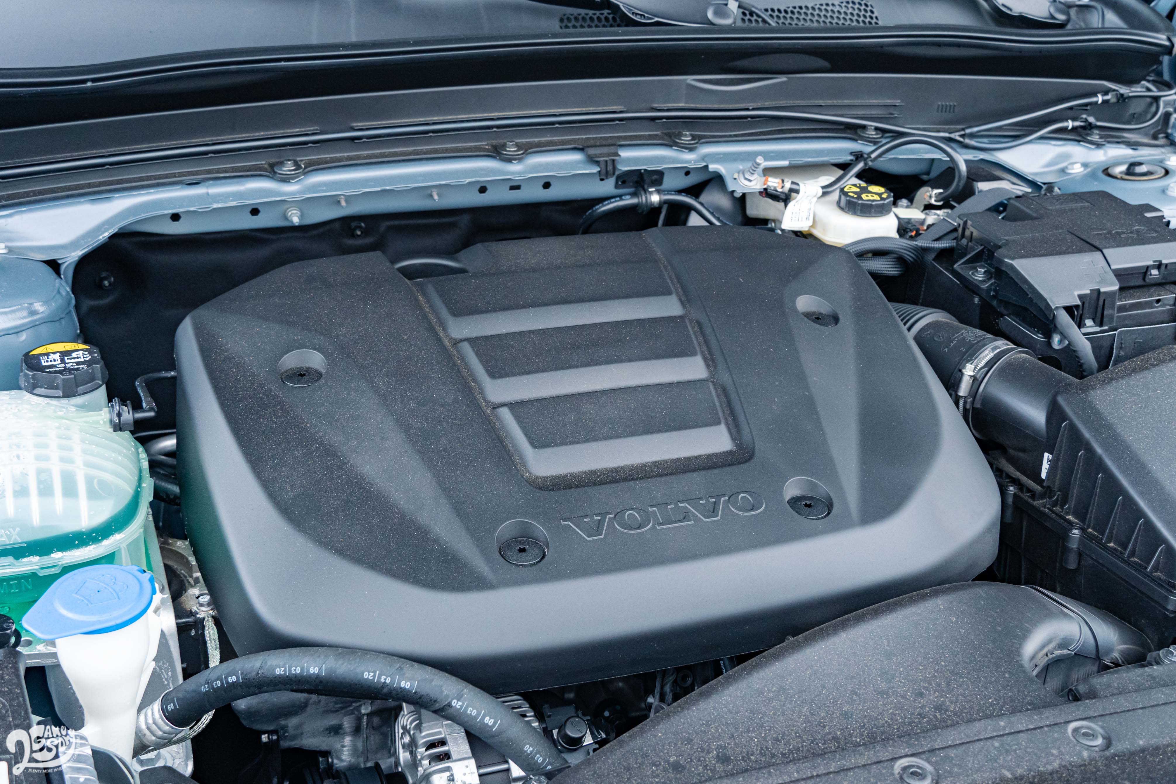 全新 Drive-E 三缸缸內直噴渦輪引擎馬力 163 匹，扭力 27.0 公斤米。