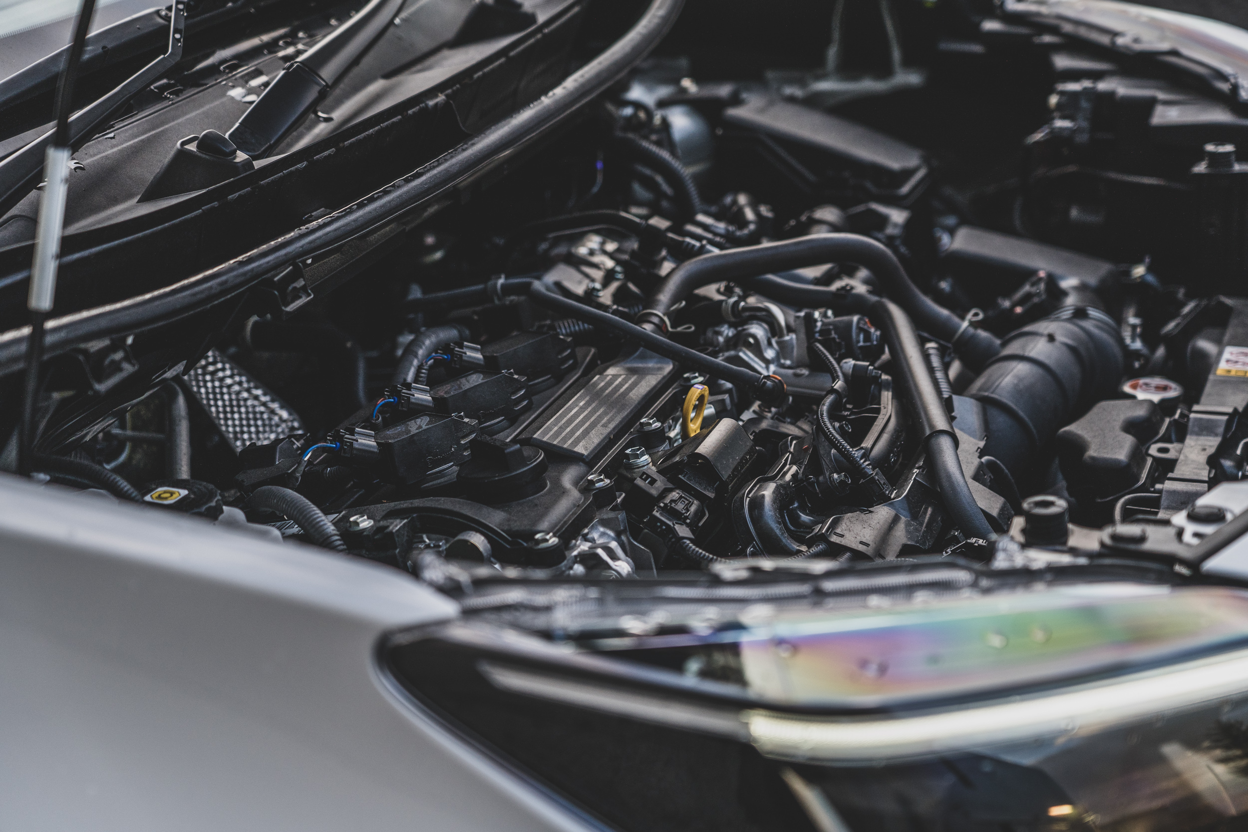 M15A-FXE 1.5 升直列三缸自然進氣引擎,具備 91 ps / 12.2 kg-m 的基礎動力輸出。