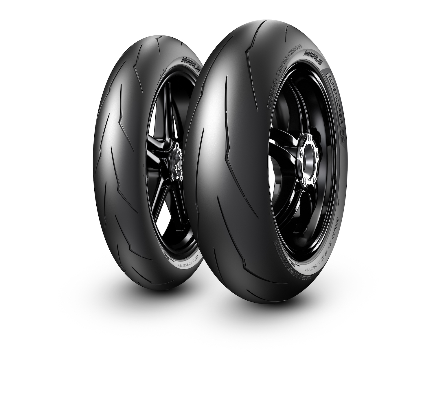 Pirelli Diablo™ Supercorsa V3 胎組。