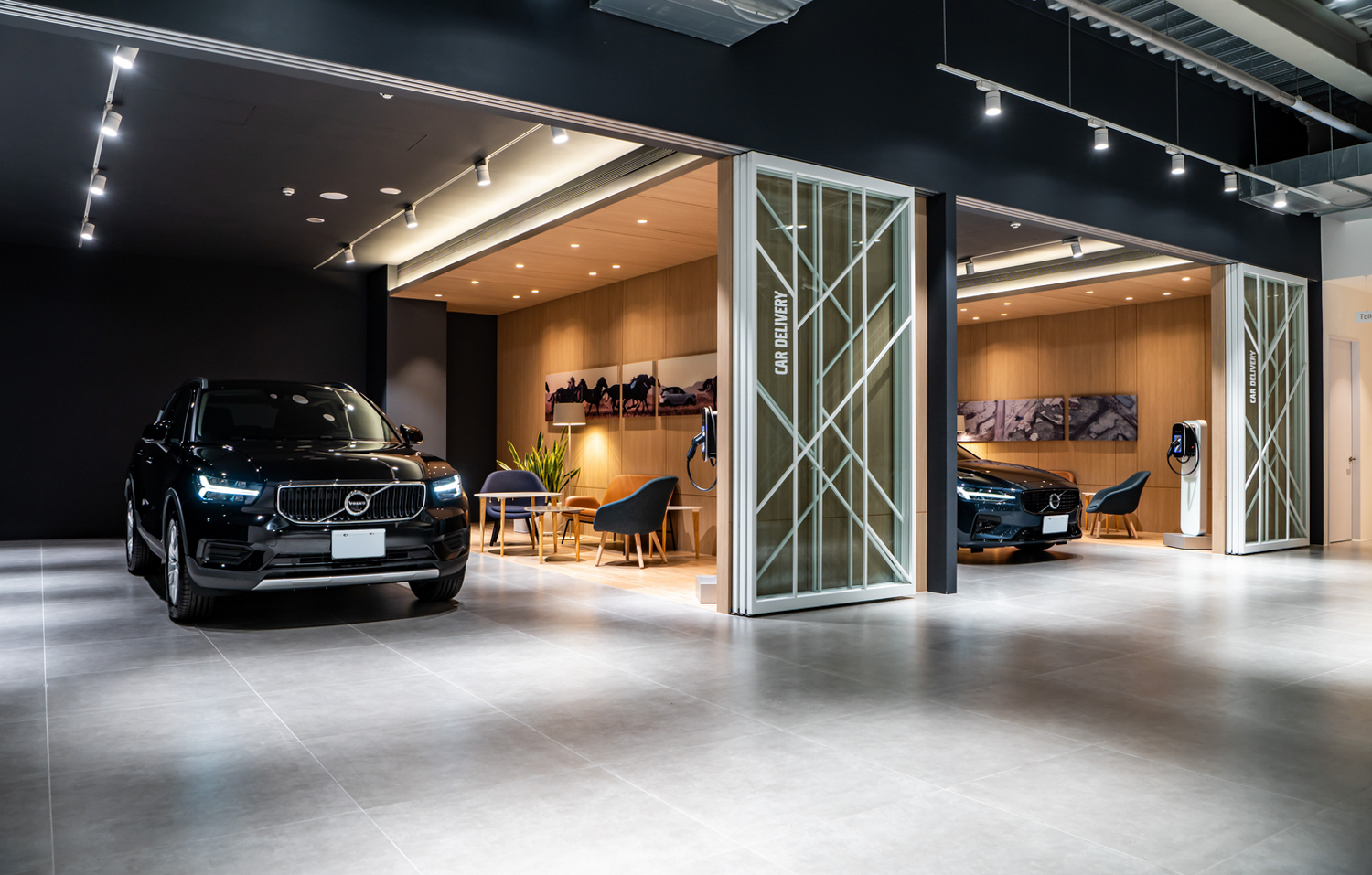 三樓設有兩間專屬交車室,可以讓新入主的消費者好好享受與愛車的親密接觸,透過不被外界打擾的私密交車空間。