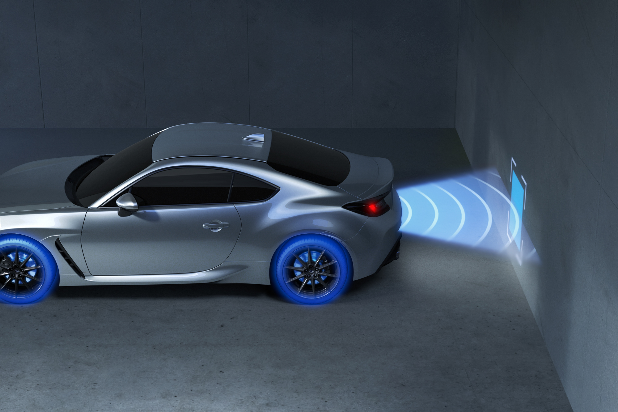 RAB 倒車自動煞車系統(自排標配)。