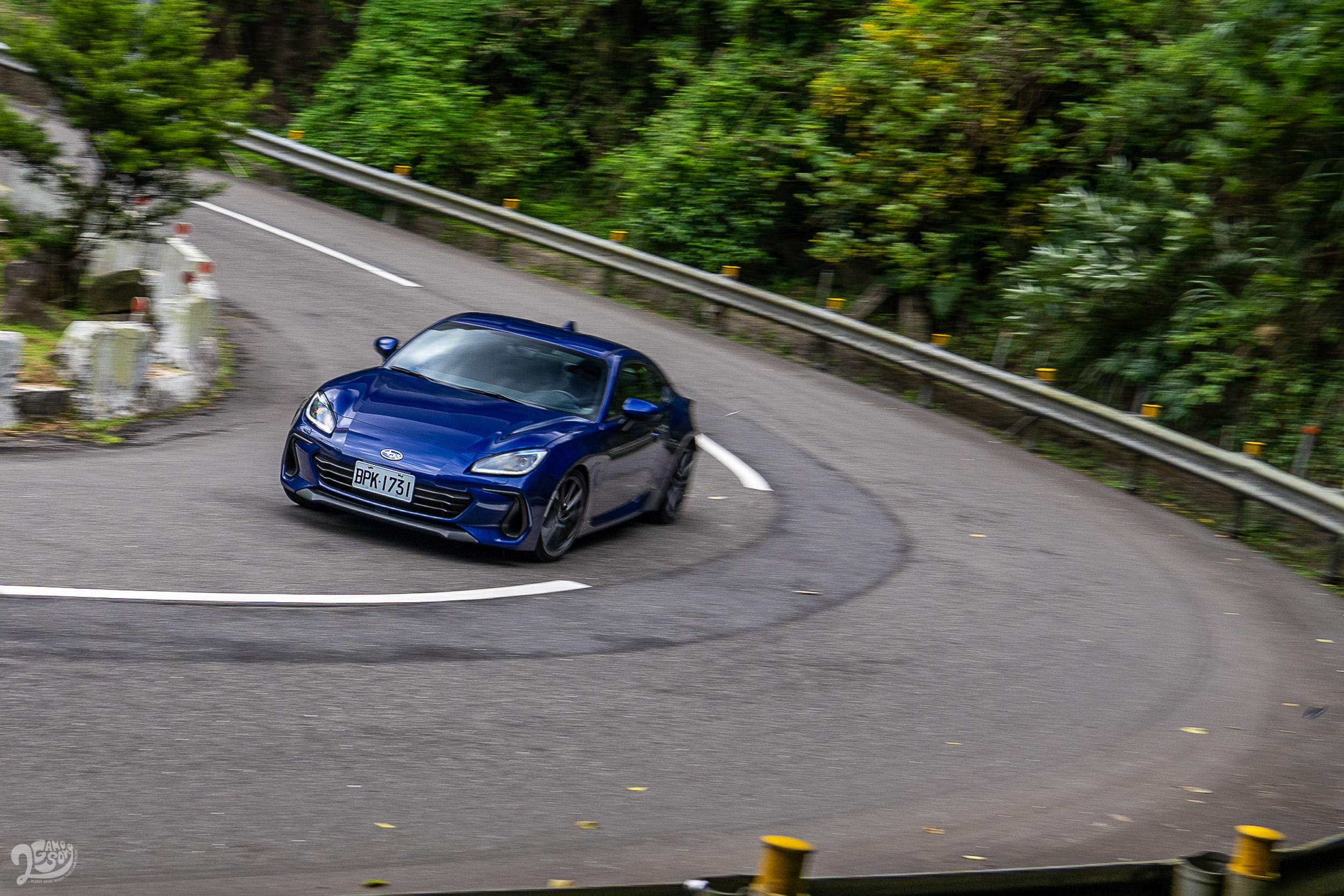 自然進氣的動力輸出當然不若渦輪猛爆,但這也不是 BRZ 這類雙門跑車所要強調的訴求。