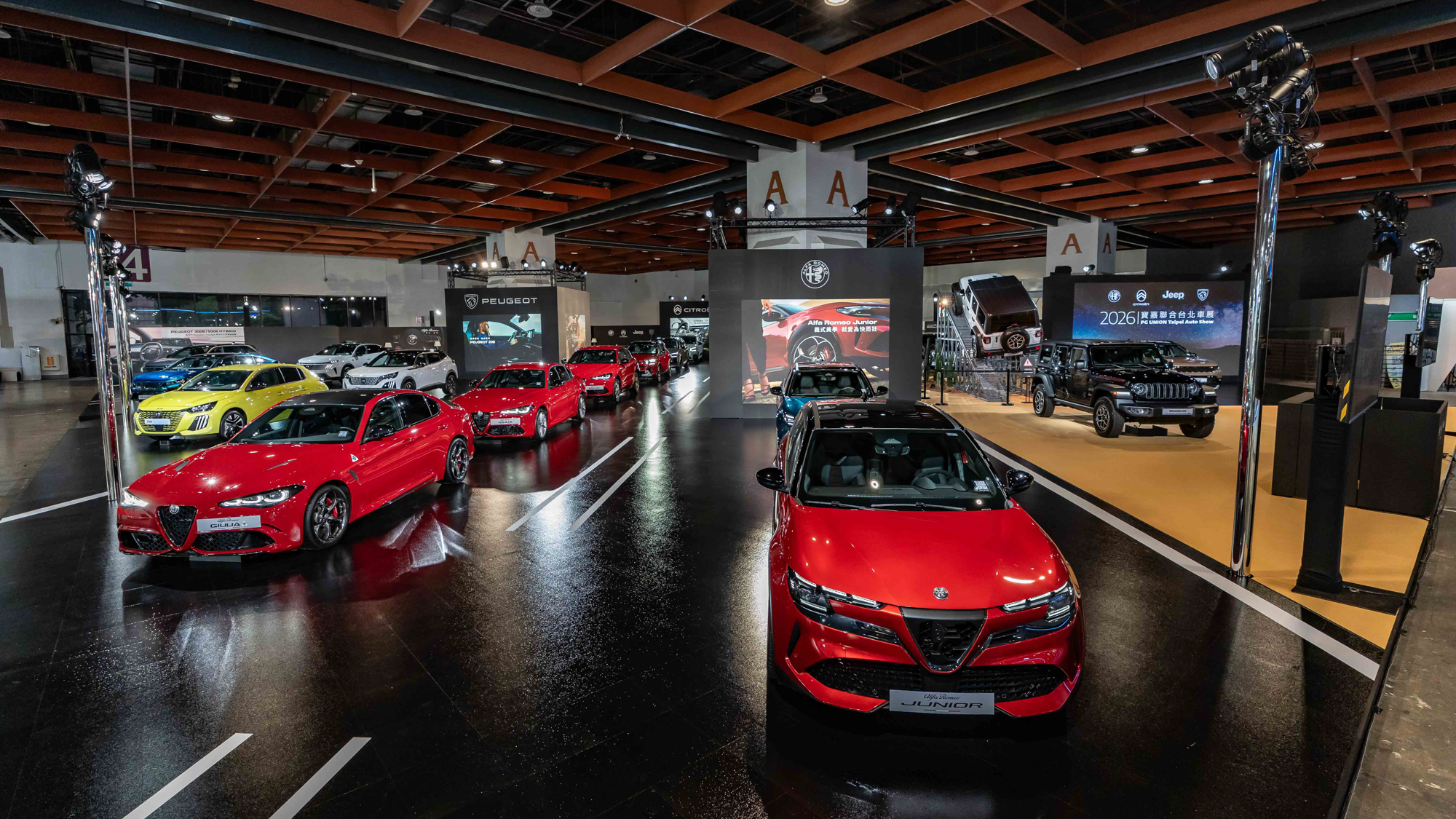 寶嘉聯合於 2026 台北車展一口氣展出 4 品牌、9 新車，共 19 輛展車！