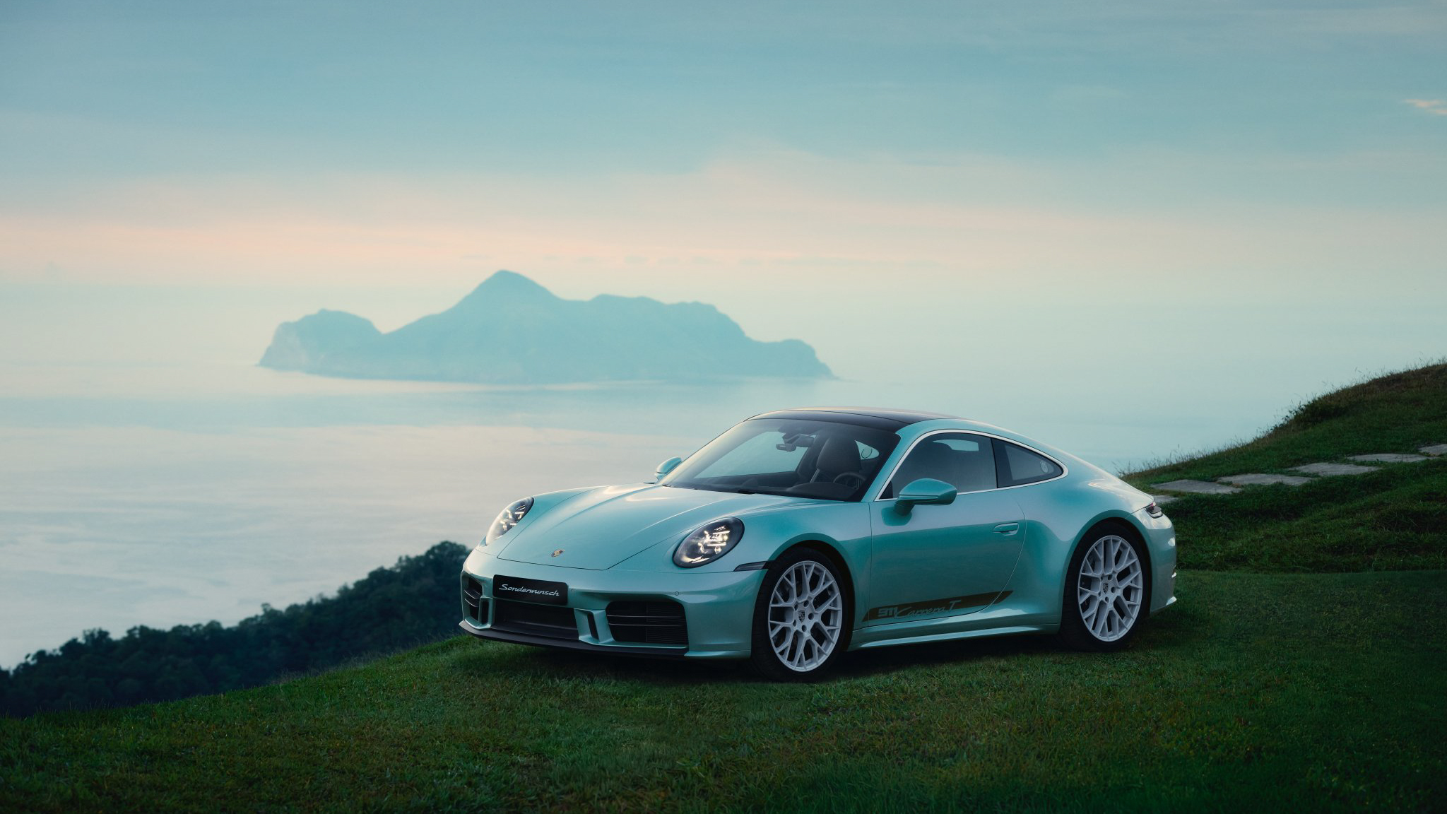 台灣保時捷與 Sonderwunsch 聯手導入 911 Carrera T「Formosa」致敬台灣山海美景！
