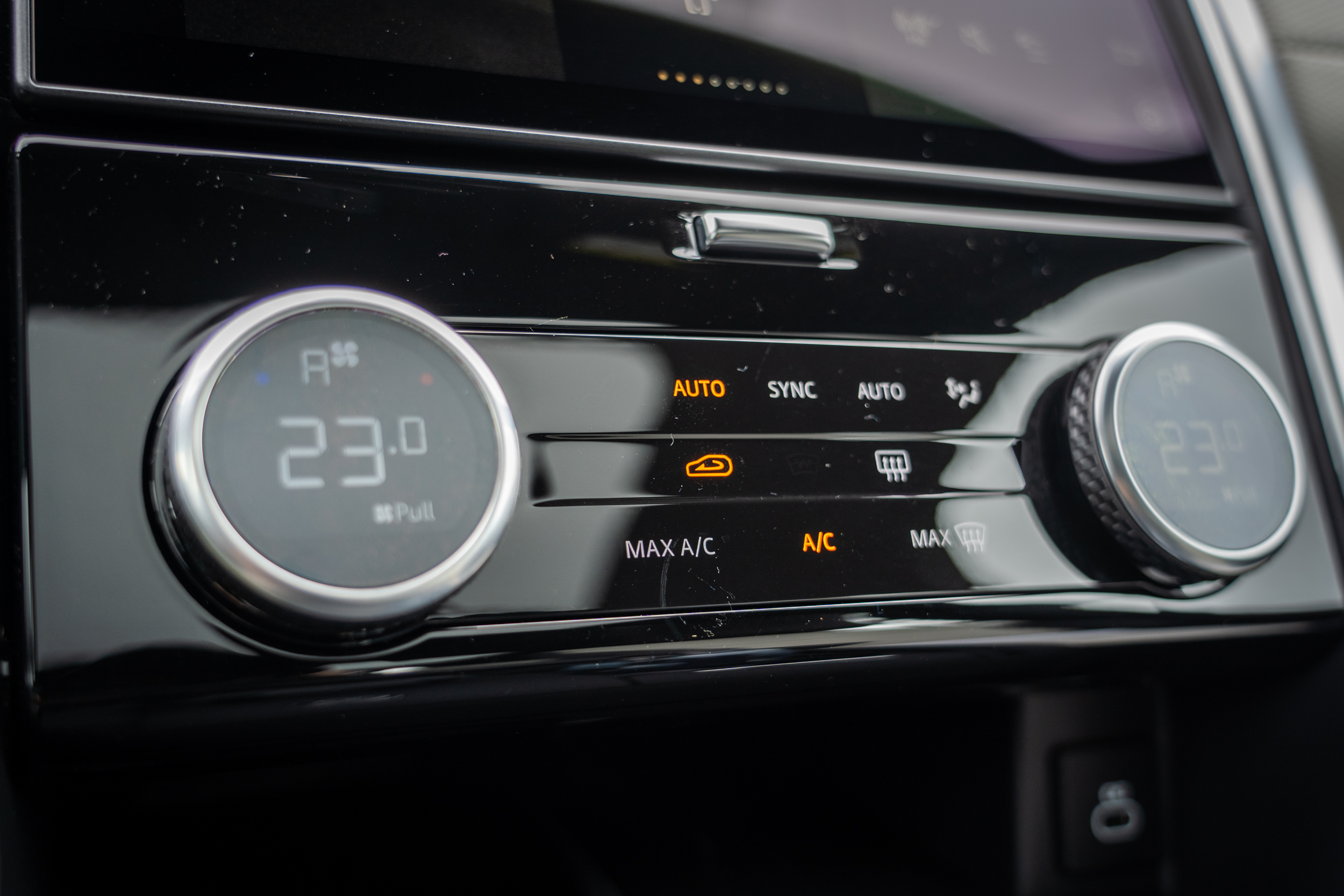 配備四區恆溫空調系統。