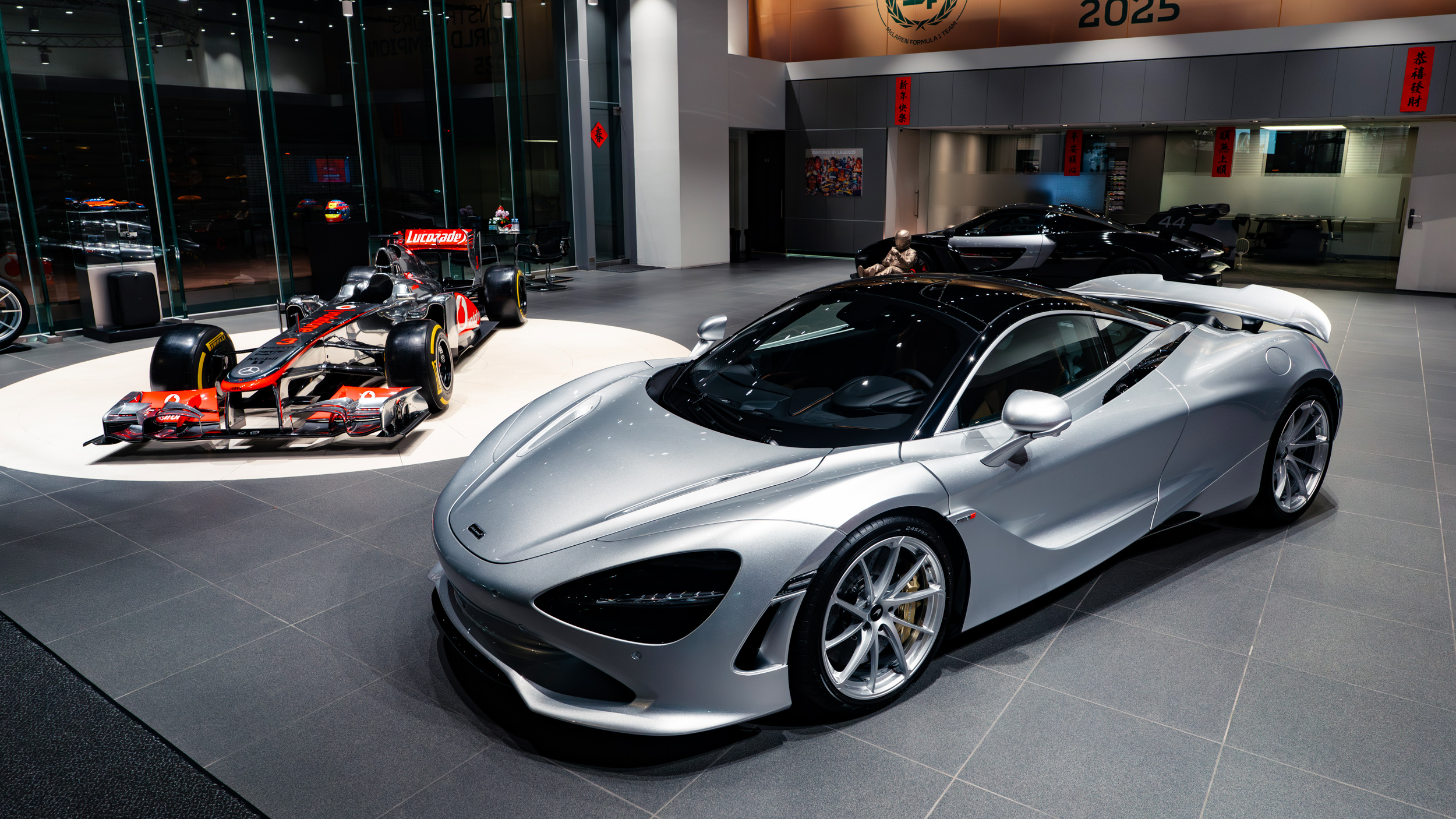 McLaren 台北展間慶祝 F1 雙冠榮耀 致敬 2025 賽季輝煌成就