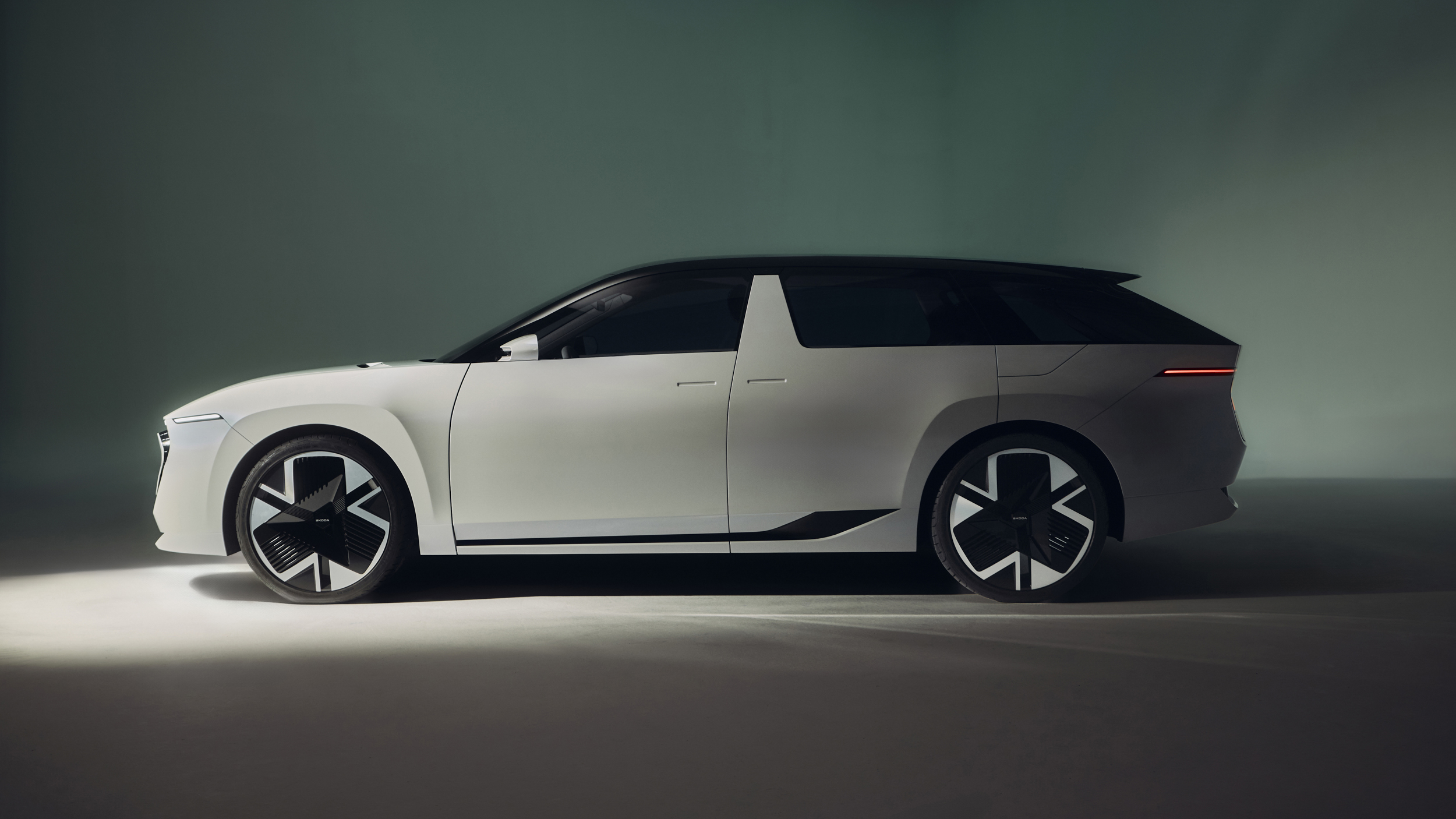 IAA 車展直擊｜Škoda Vision O Concept 預覽捷克未來旅行車模樣！