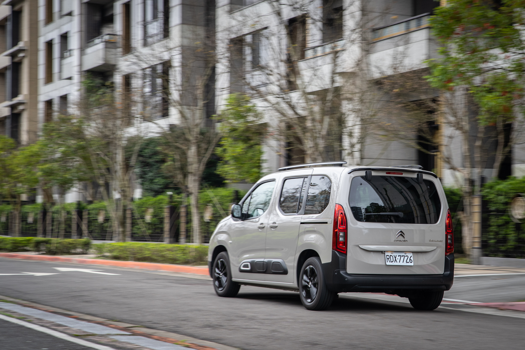 出色的油耗表現也體現公司車的使用價值。