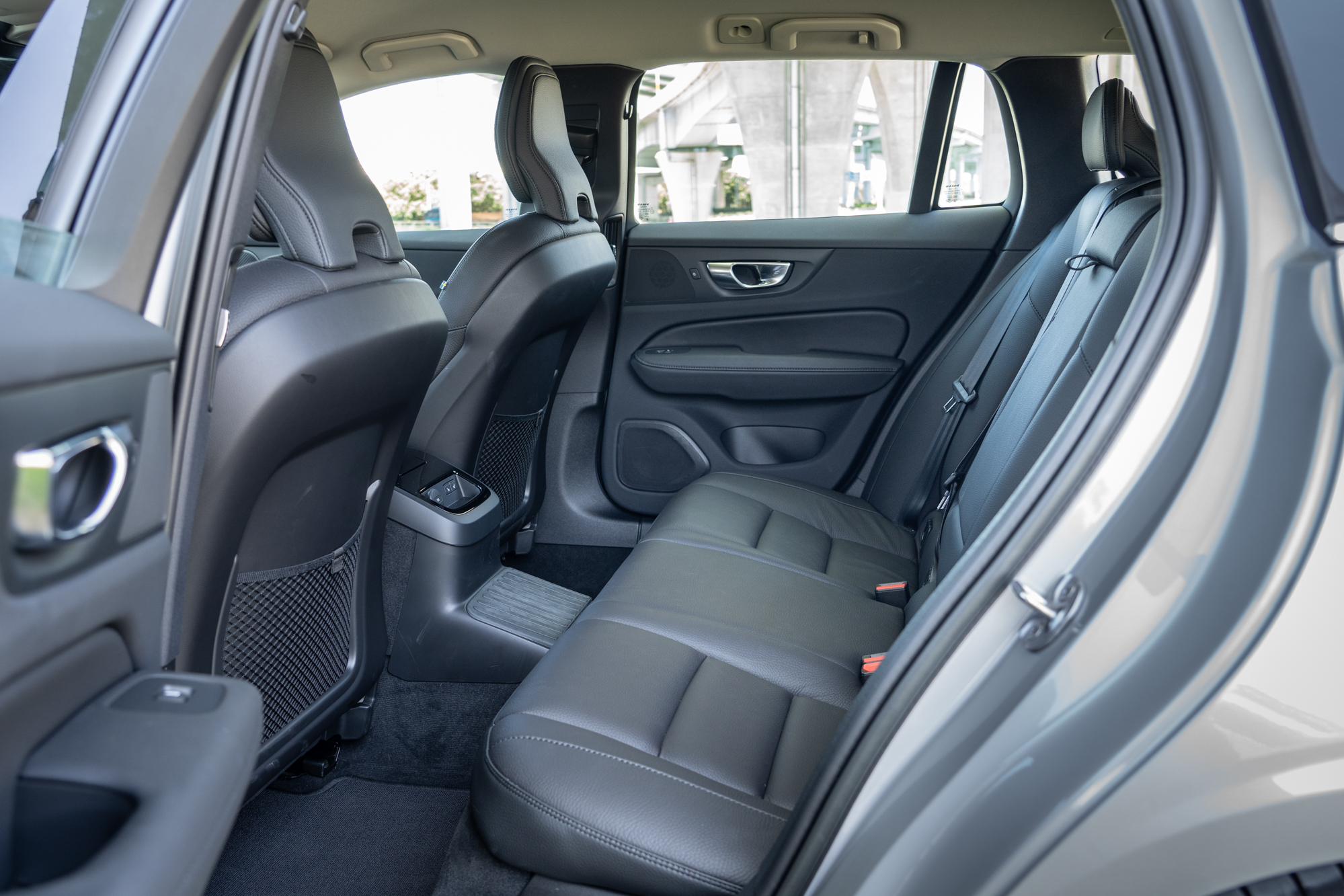 V60擁有同級中最長的2872mm軸距,將車內空間極大化。