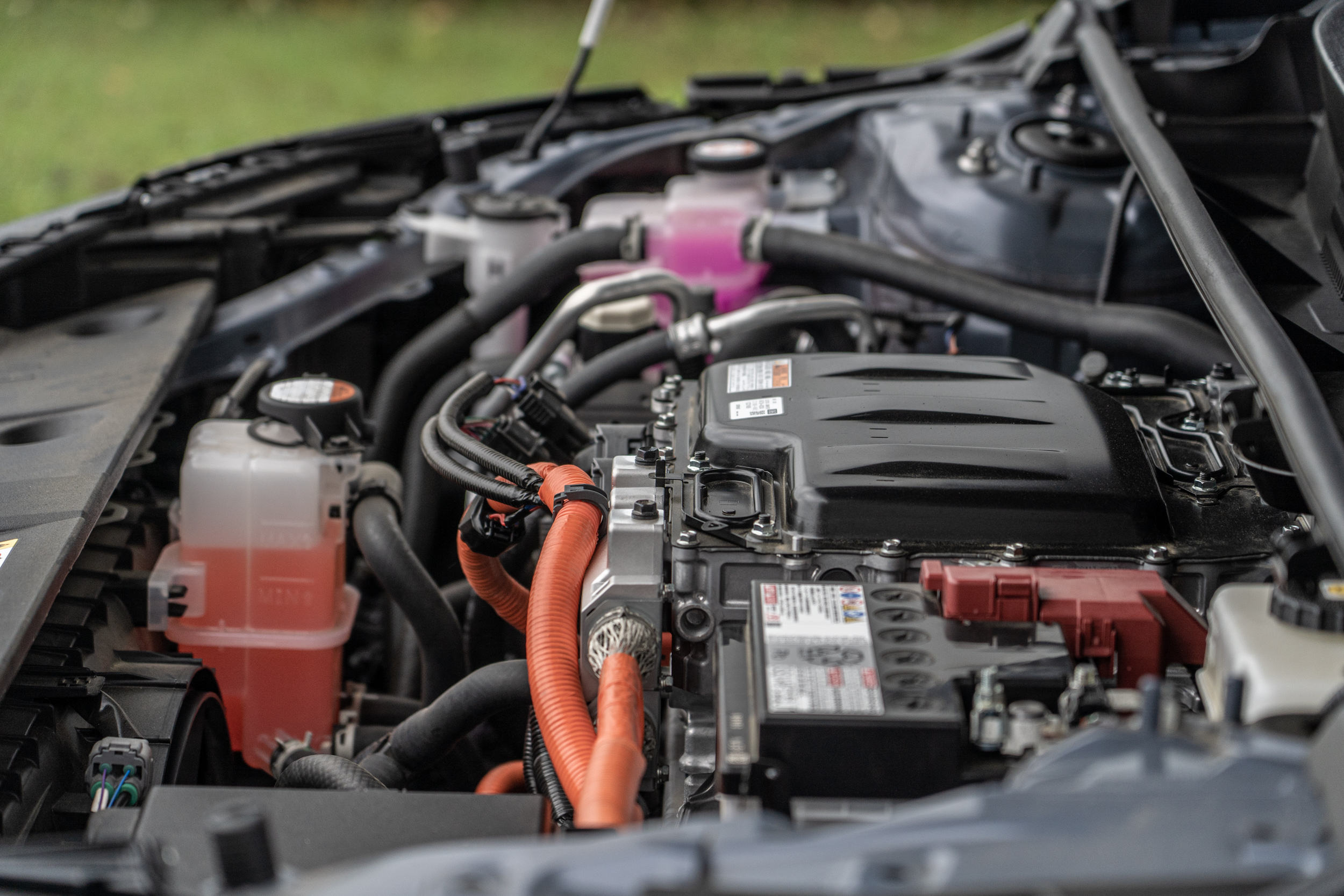 71.4 kWh 的電池容量所塑造的官方 NEDC 續航里程數據為 502 公里。