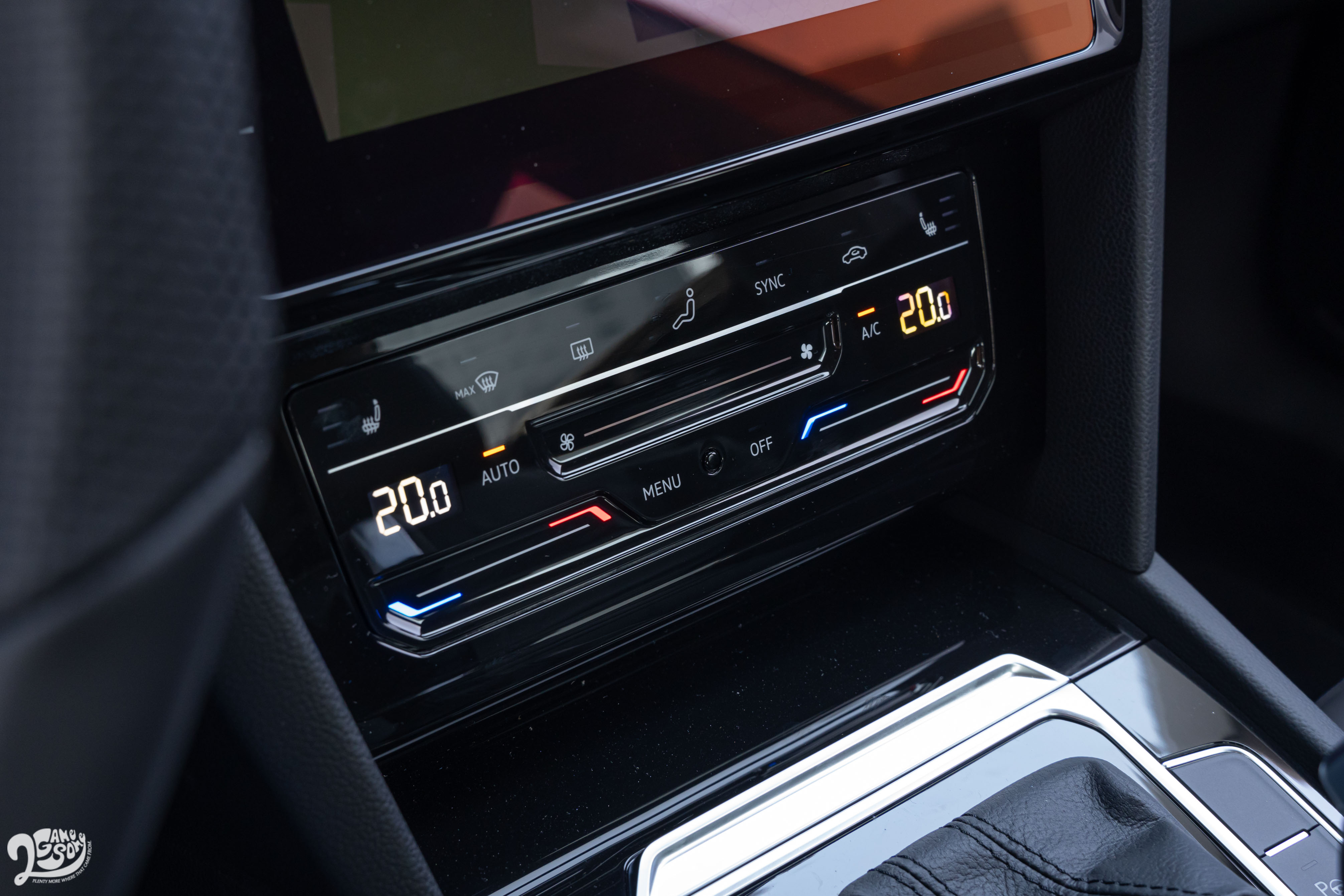 恆溫空調介面同樣採用觸控式設計。