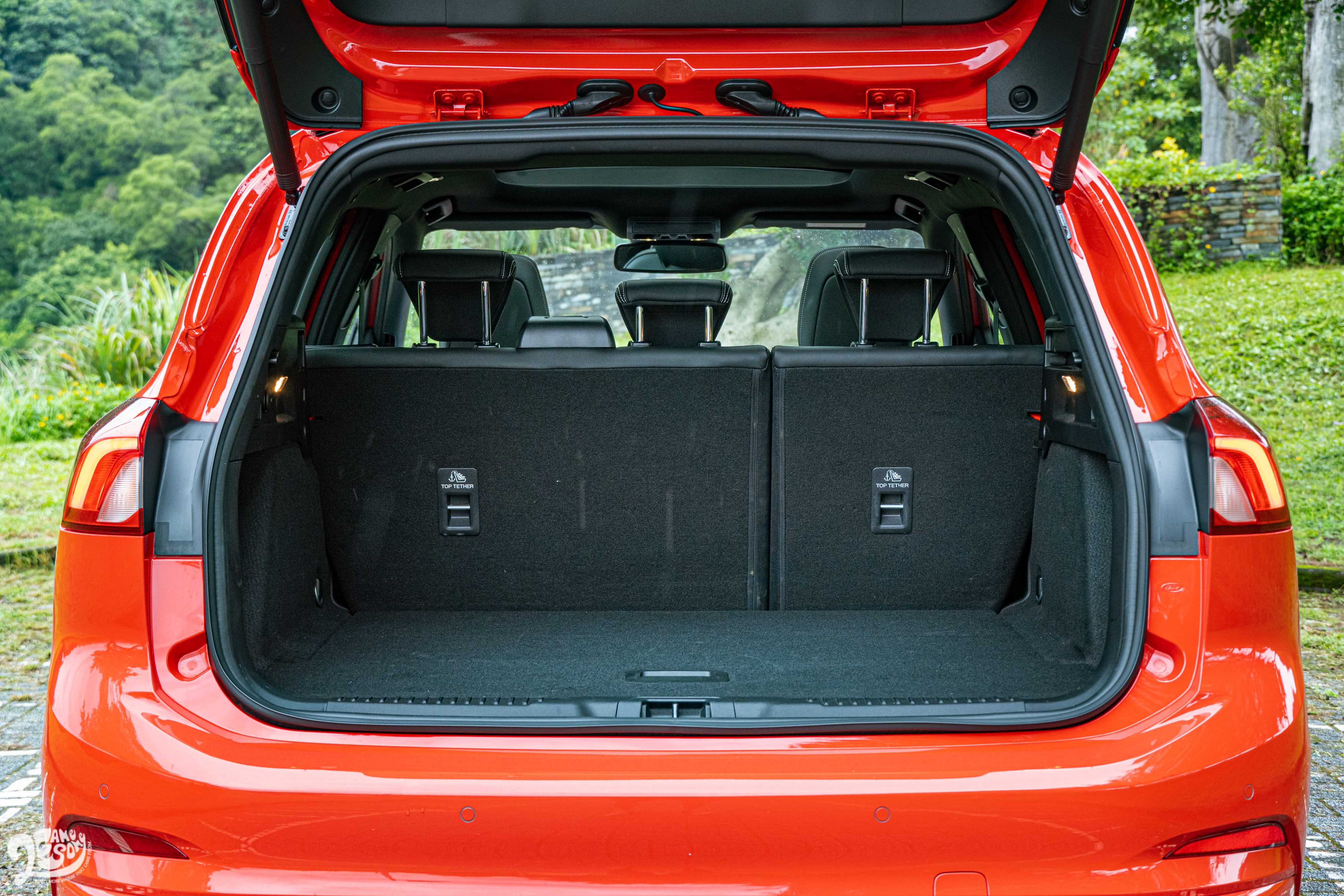 行李廂機能是 ST Wagon 的一大賣點。