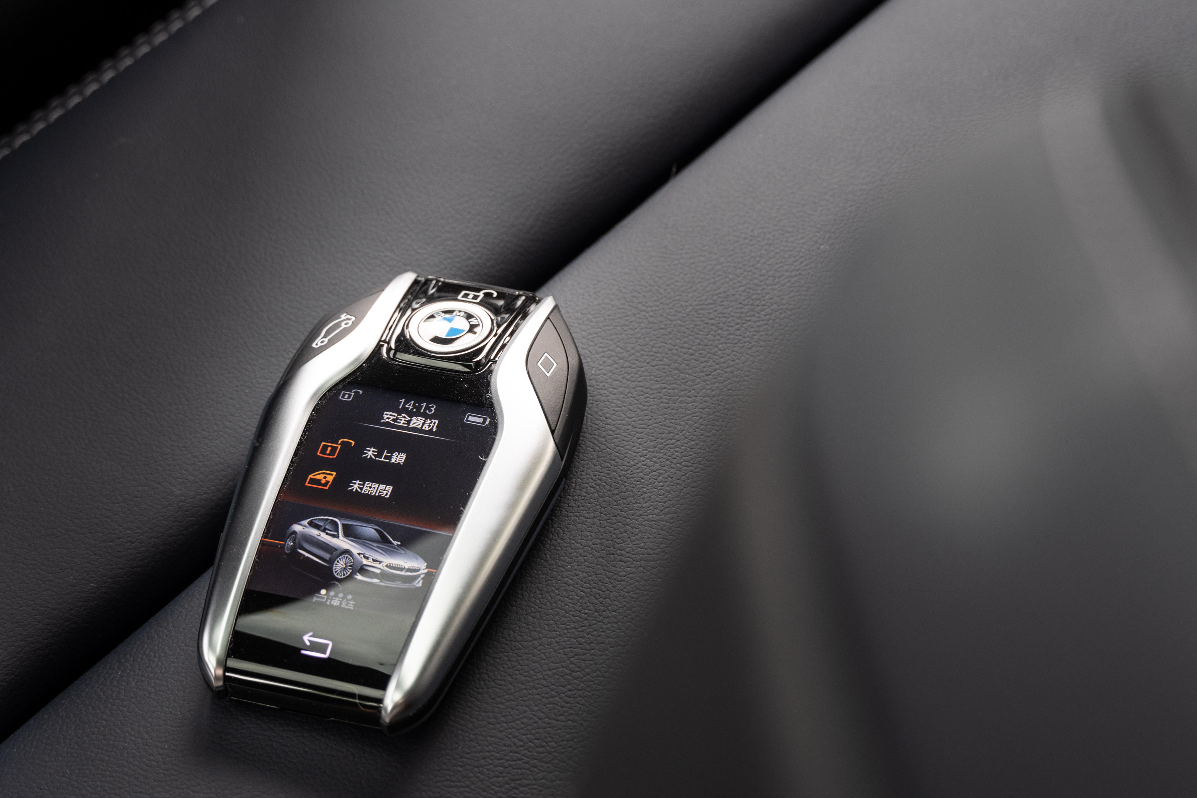 840i Gran Coupe M Sport 標配智慧型螢幕鑰匙。