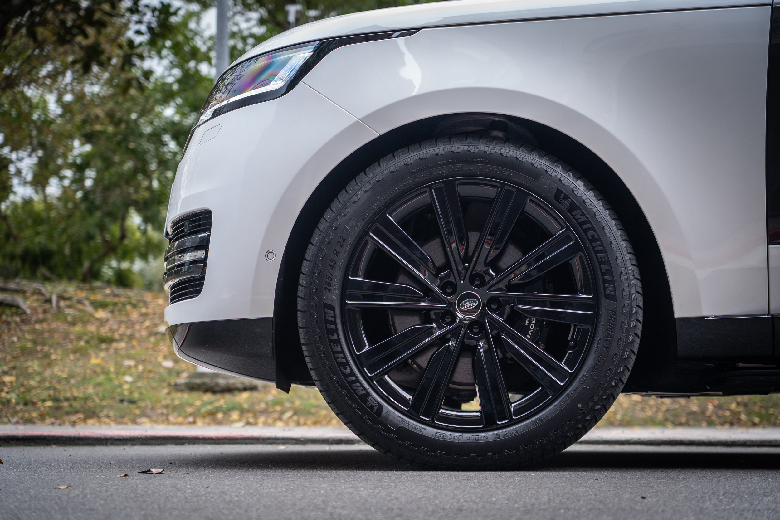 22吋輪圈採取10輻設計。