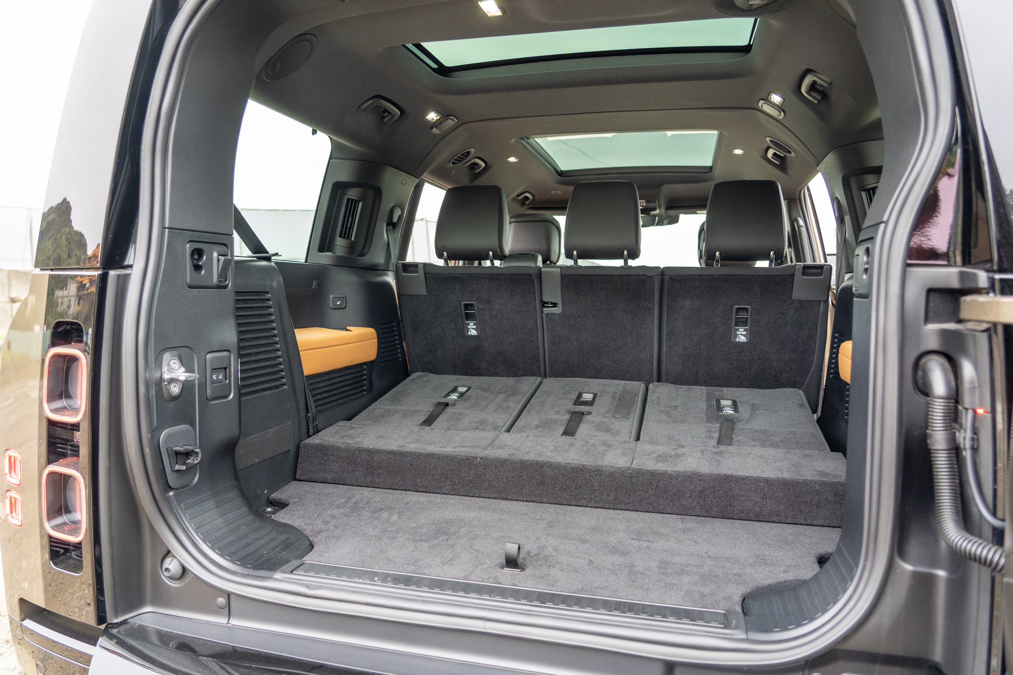 五人乘坐時,最大空間就可達 1,015 公升容積。