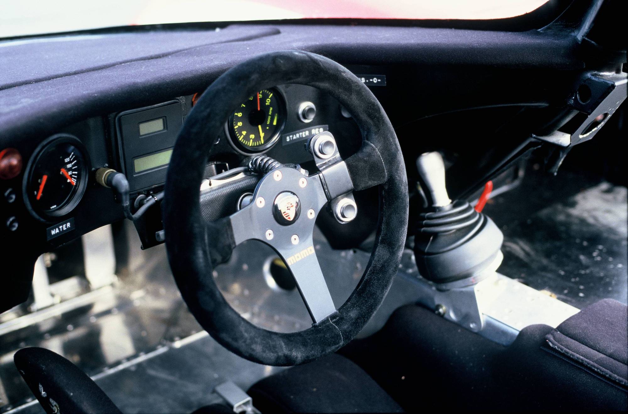 1986 年 Porsche 962 方向盤。