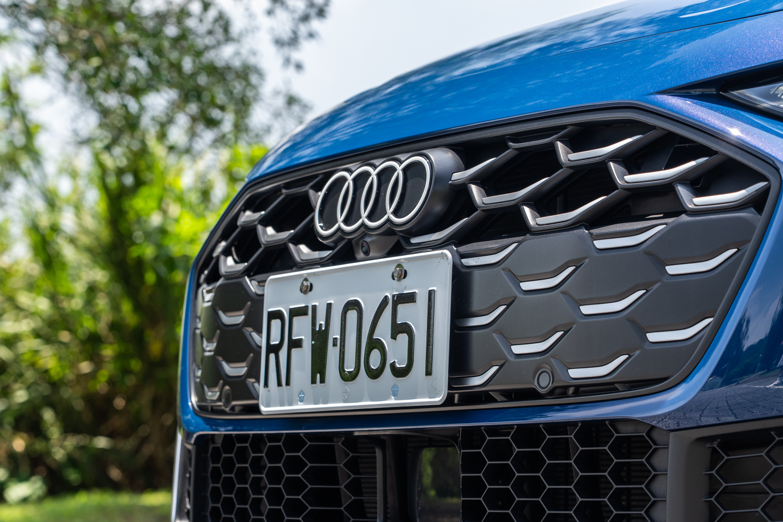 六角盾型水箱護罩已是品牌無可錯認的特徵。