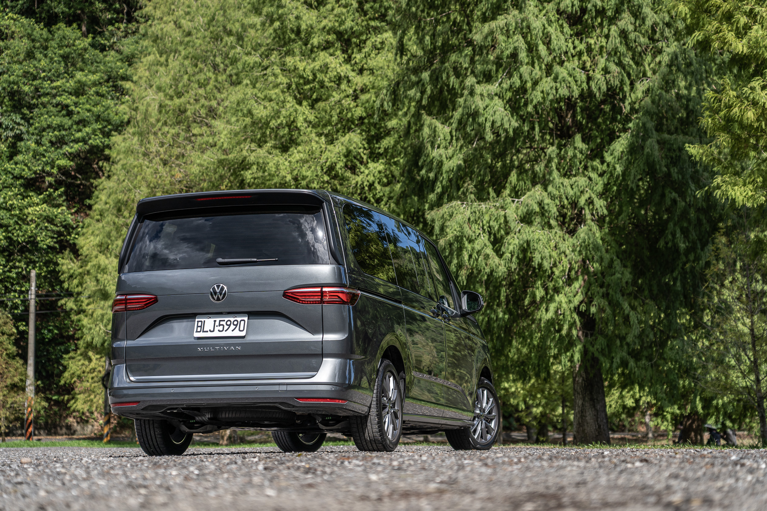 本次試駕的 Multivan T7 為 Style 旗艦式樣,建議售價 247.8 萬元起。