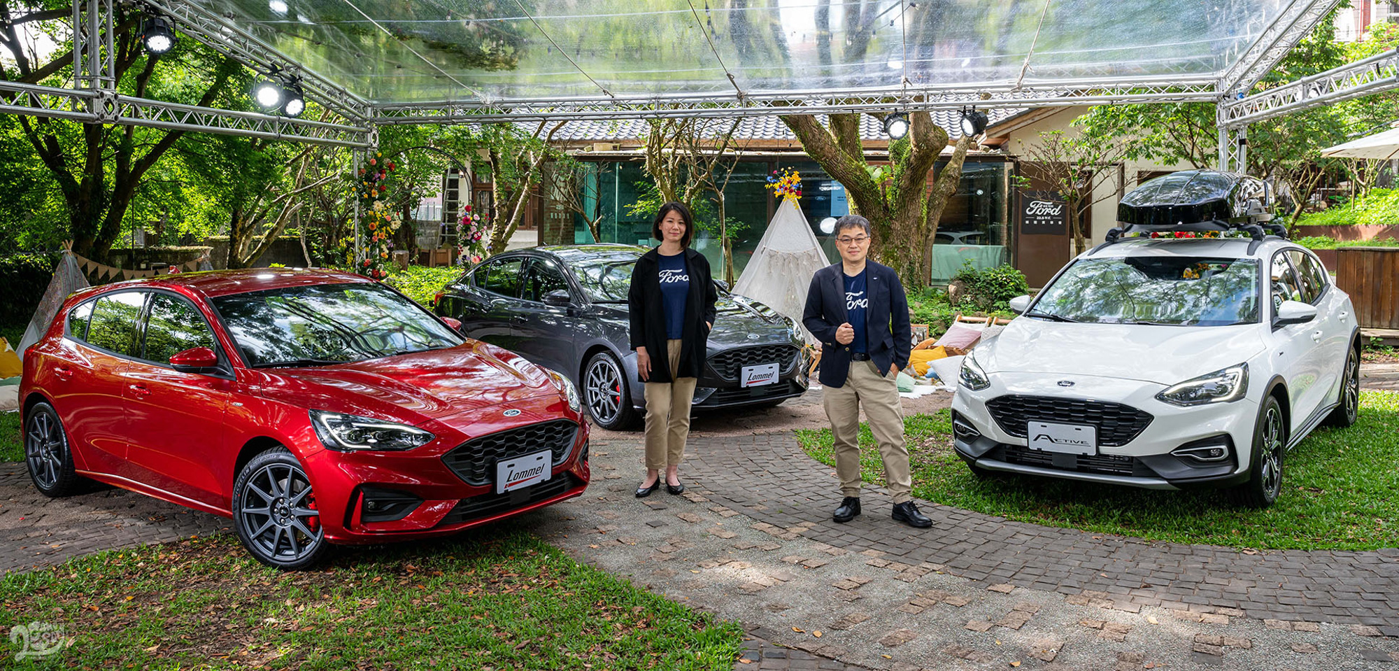 Ford Focus 22.5年式正式上市，圖為福特六和營銷服務處副總經理蘇嘉明（右）及品牌經理邱盈星（左）。