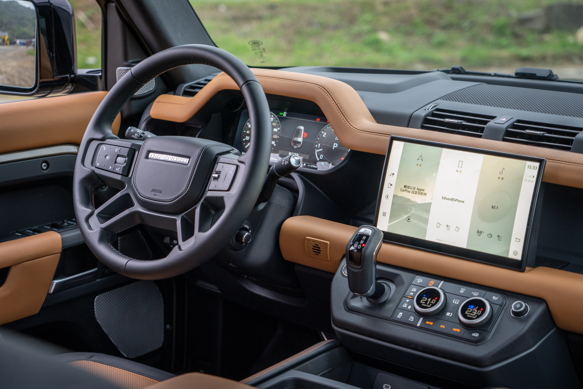 Defender 130 X P400 為當前車系旗艦,所有配備也幾乎滿配。