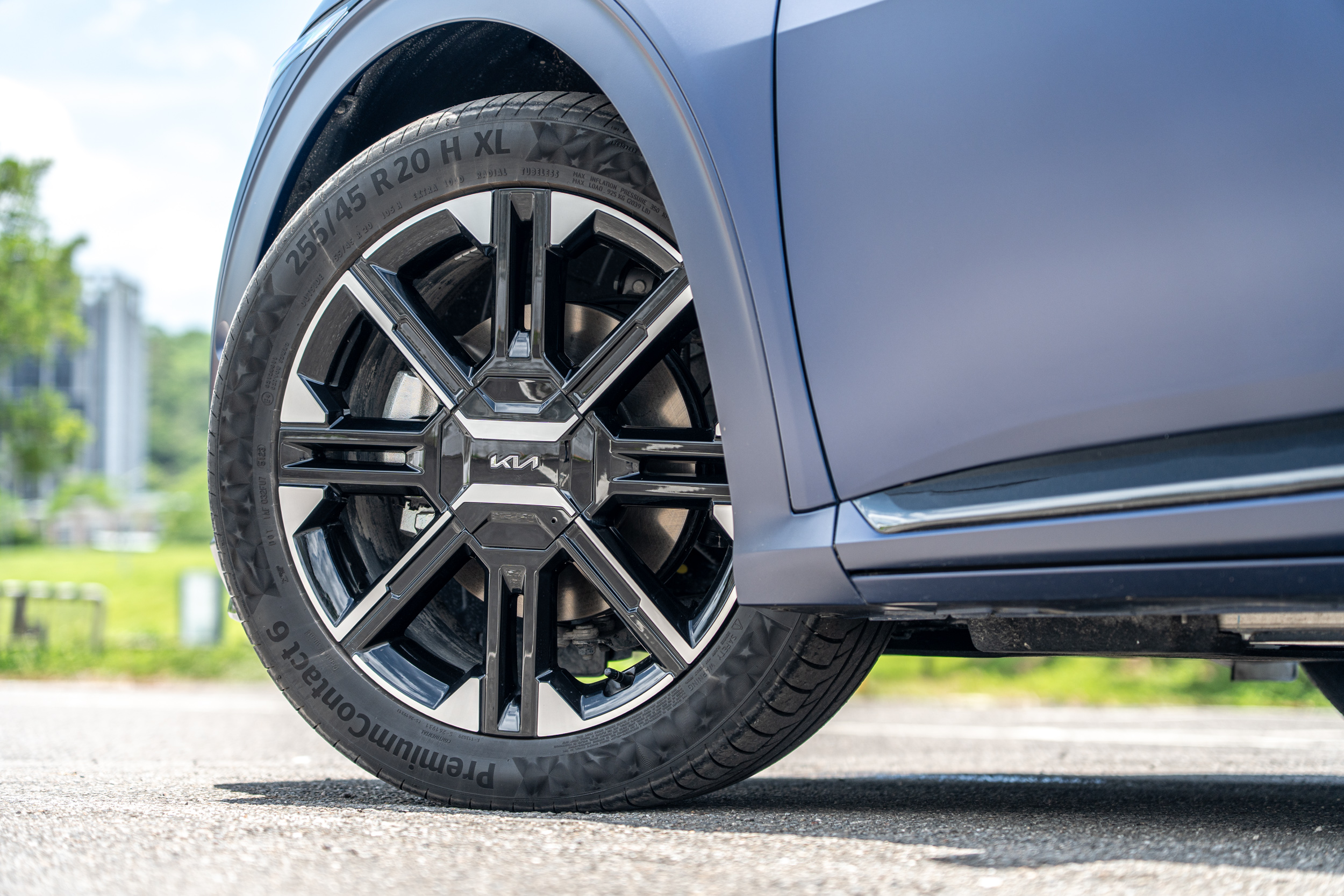 GT-line 增程版搭配 255/45R20 的胎圈規格。