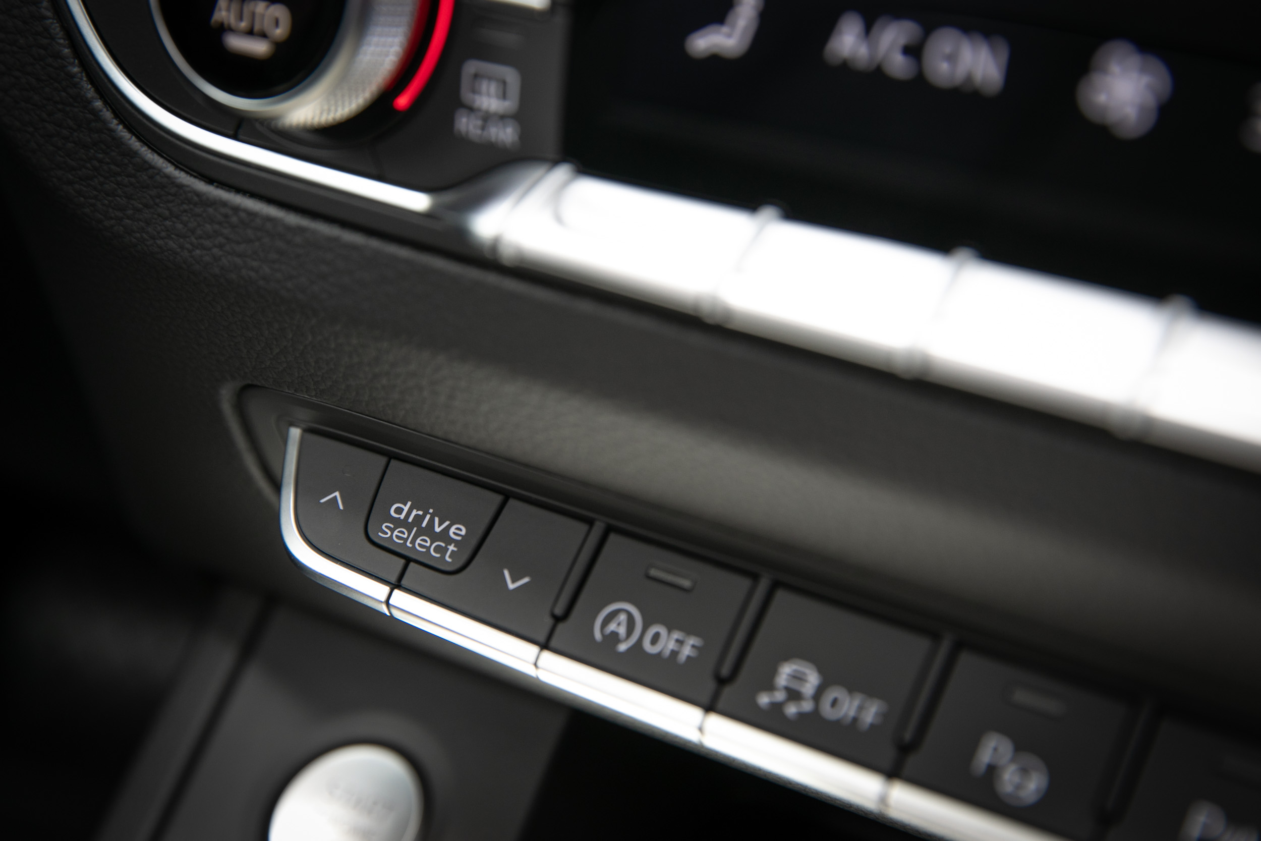 Audi 可程式車身動態系統提供五種駕駛模式，可依照駕駛習慣與用車環境自行調整。