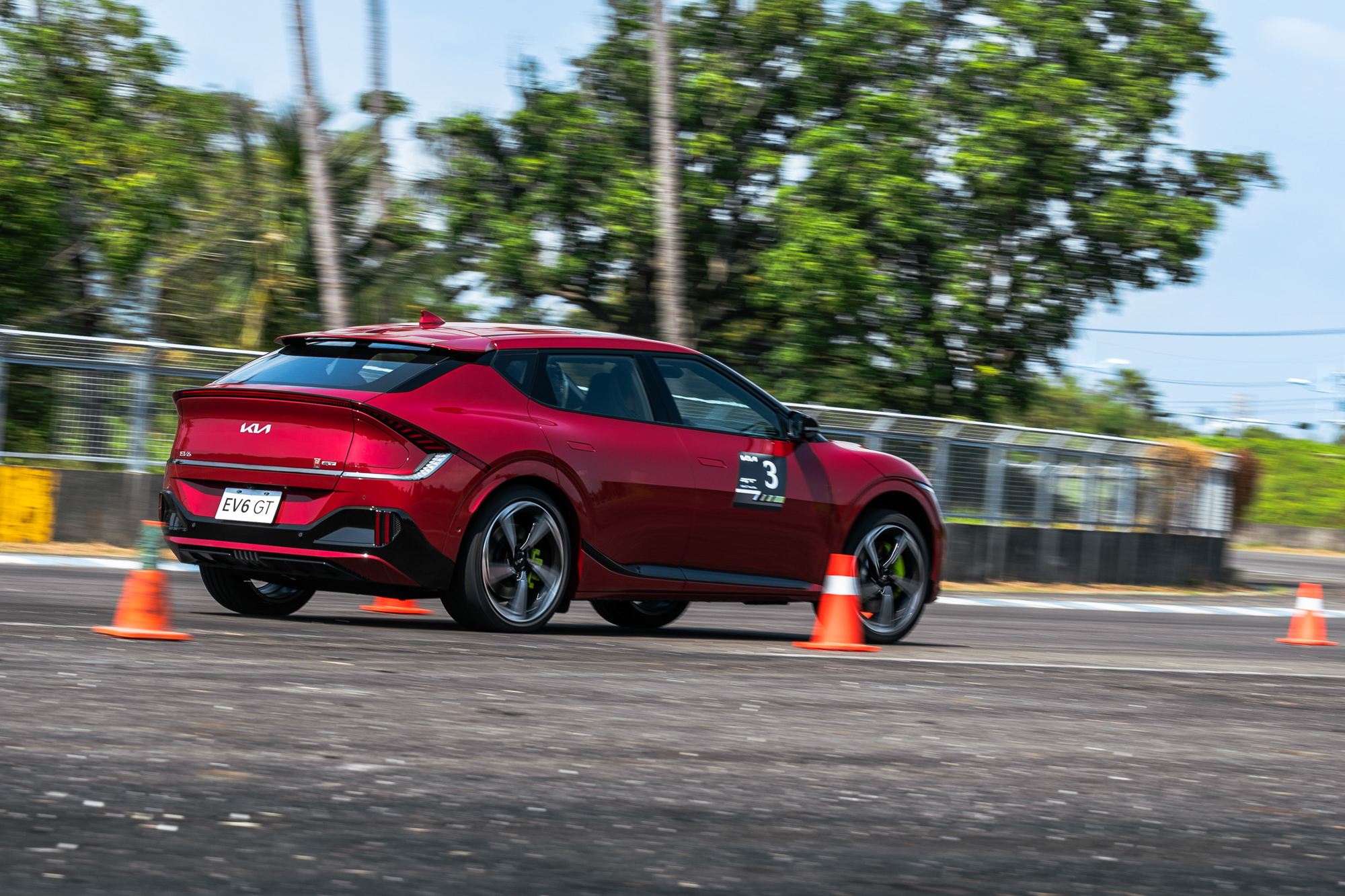 更細膩與線性的操控,才能在第二道關卡中求得好成績。