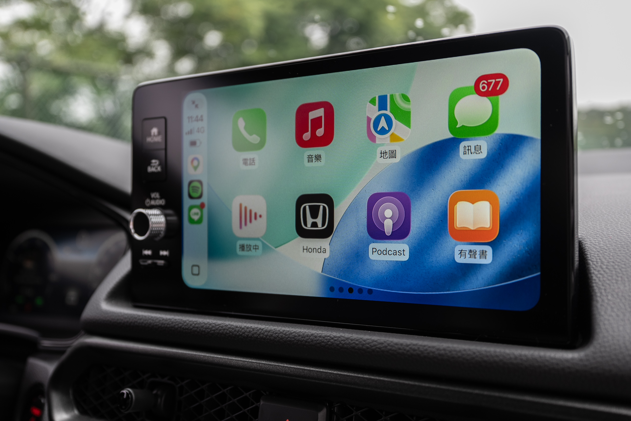 Apple CarPlay與Android Auto雙系統皆提供無線與有線連接方式。