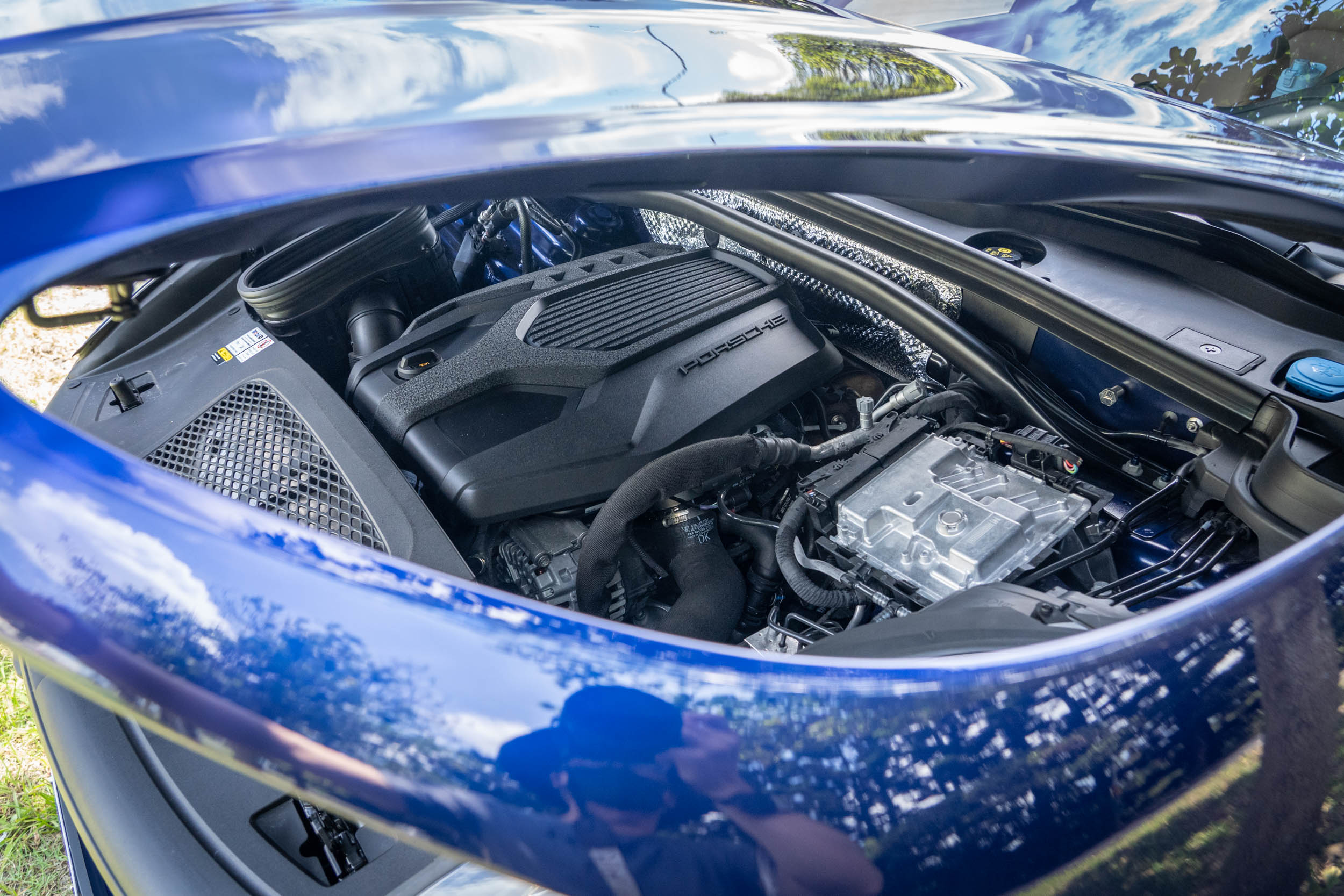 搭載 2.0 升渦輪增壓汽油引擎,具備 265ps / 400Nm 動力輸出。