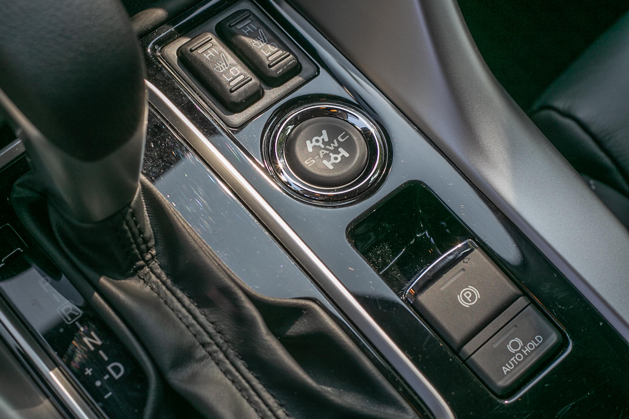 試駕車型配備 S-AWC 全時四輪驅動。