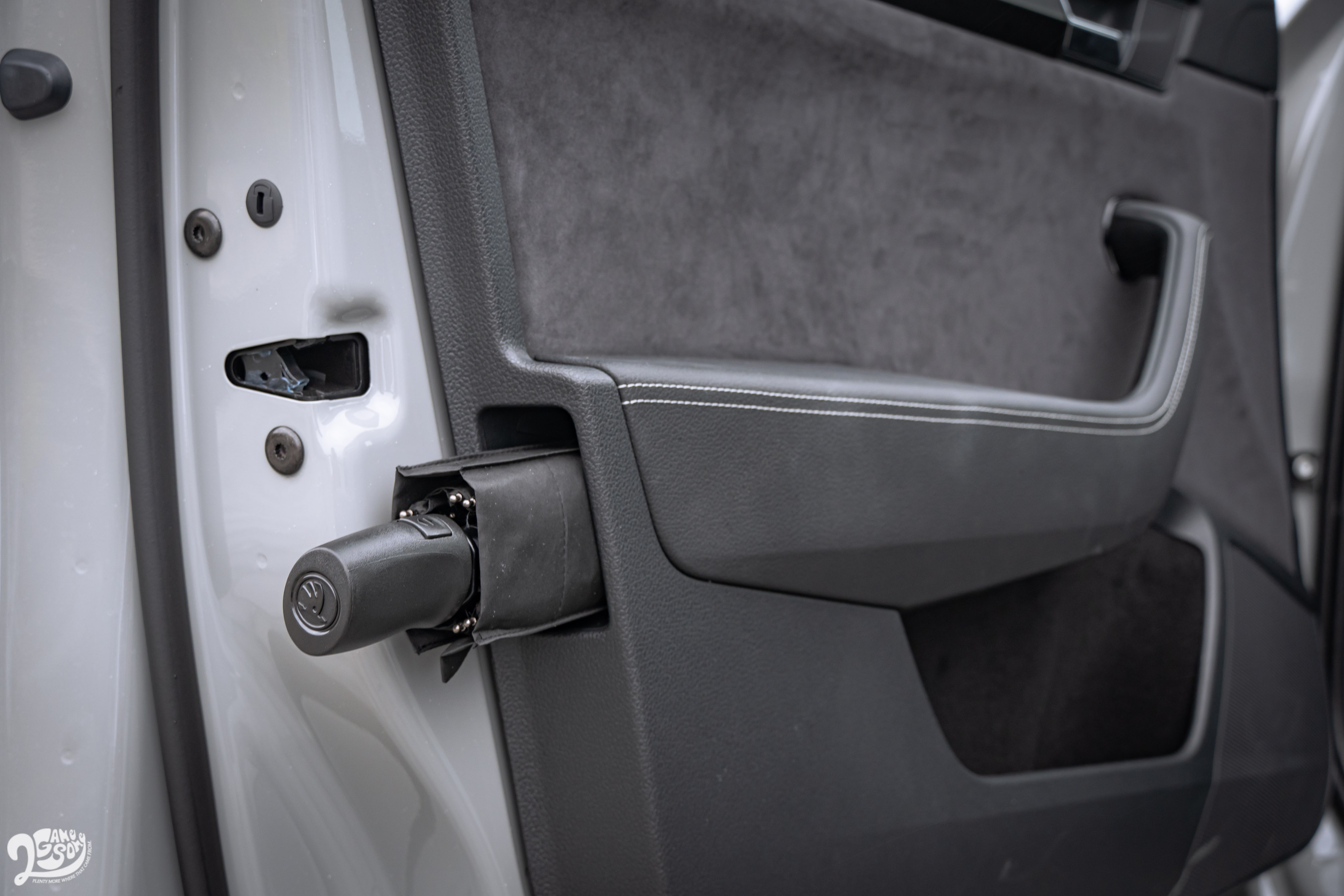 駕駛座車門傘桶是 Superb 的貼心巧思。