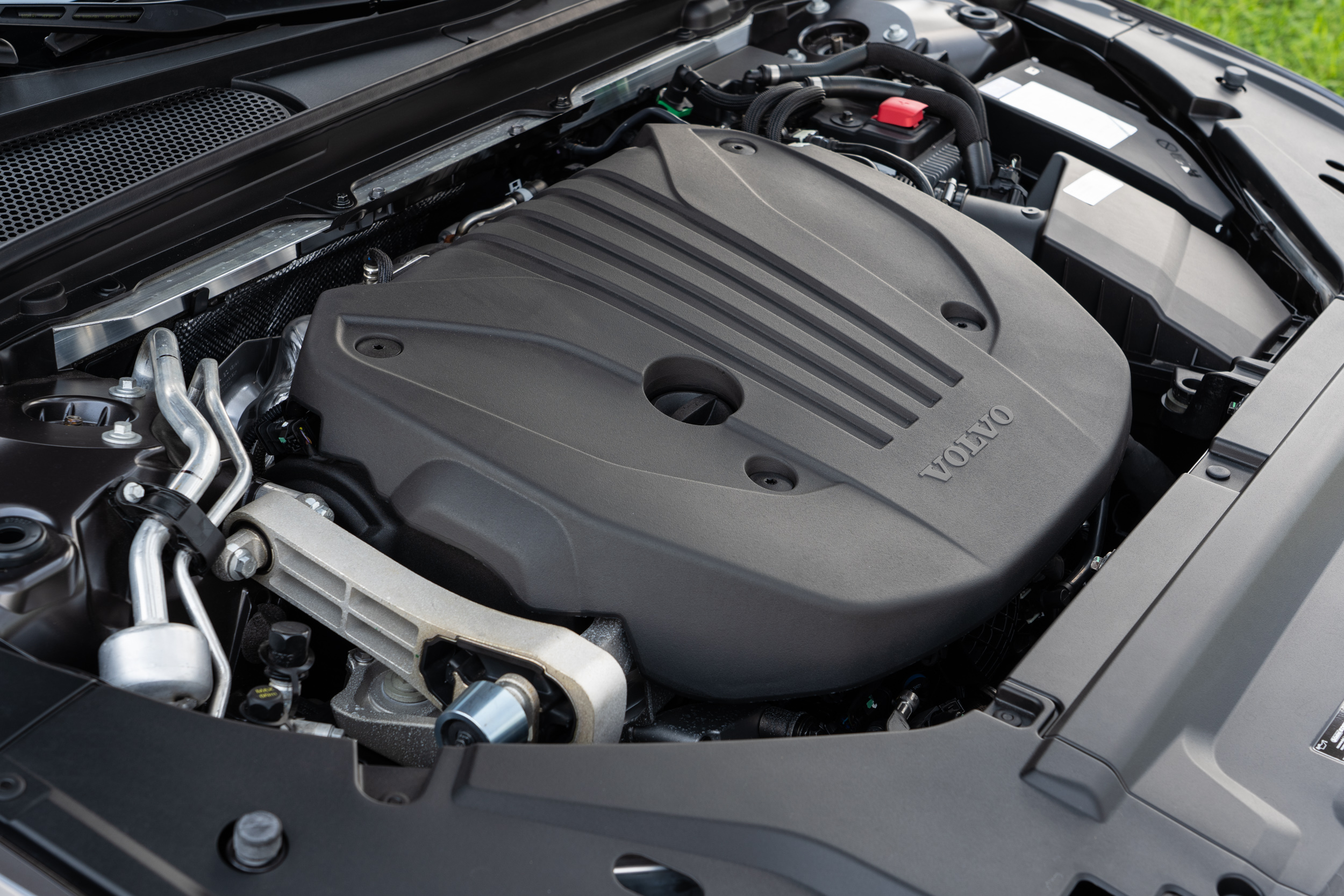 搭載第三代 Drive-E 動力系統， 具備 48V 輕油電科技，除了 197hp / 4800~5400rpm 最大馬力與 30.6kgm / 1500~4200rpm 最大扭力以外，另外可獲得輕油電系統額外提供的 14hp 馬力助益。