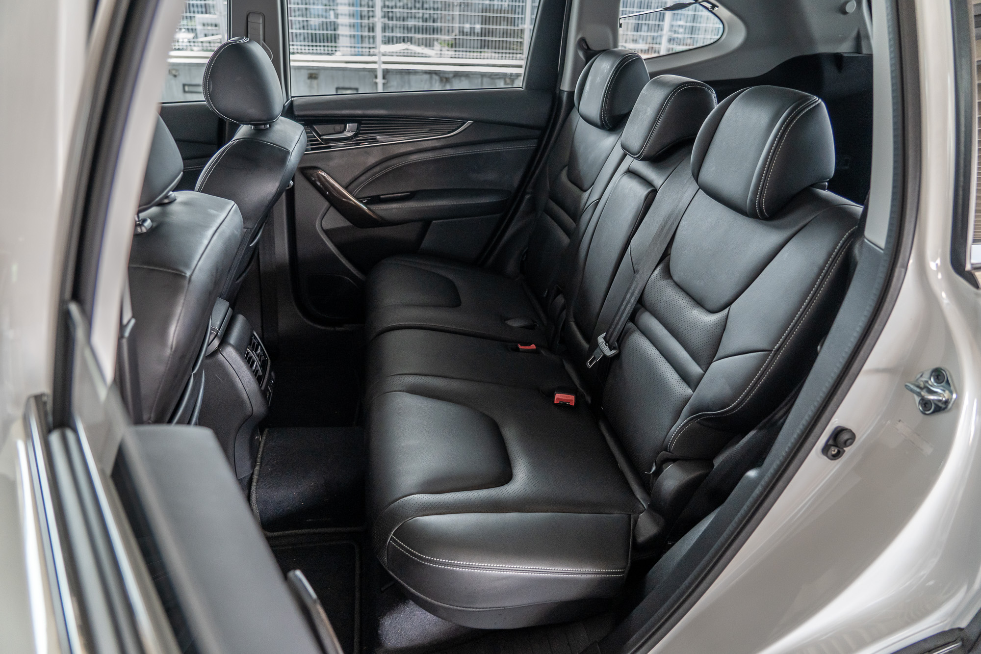 後座空間絕對算得上是 URX 的優勢之一。