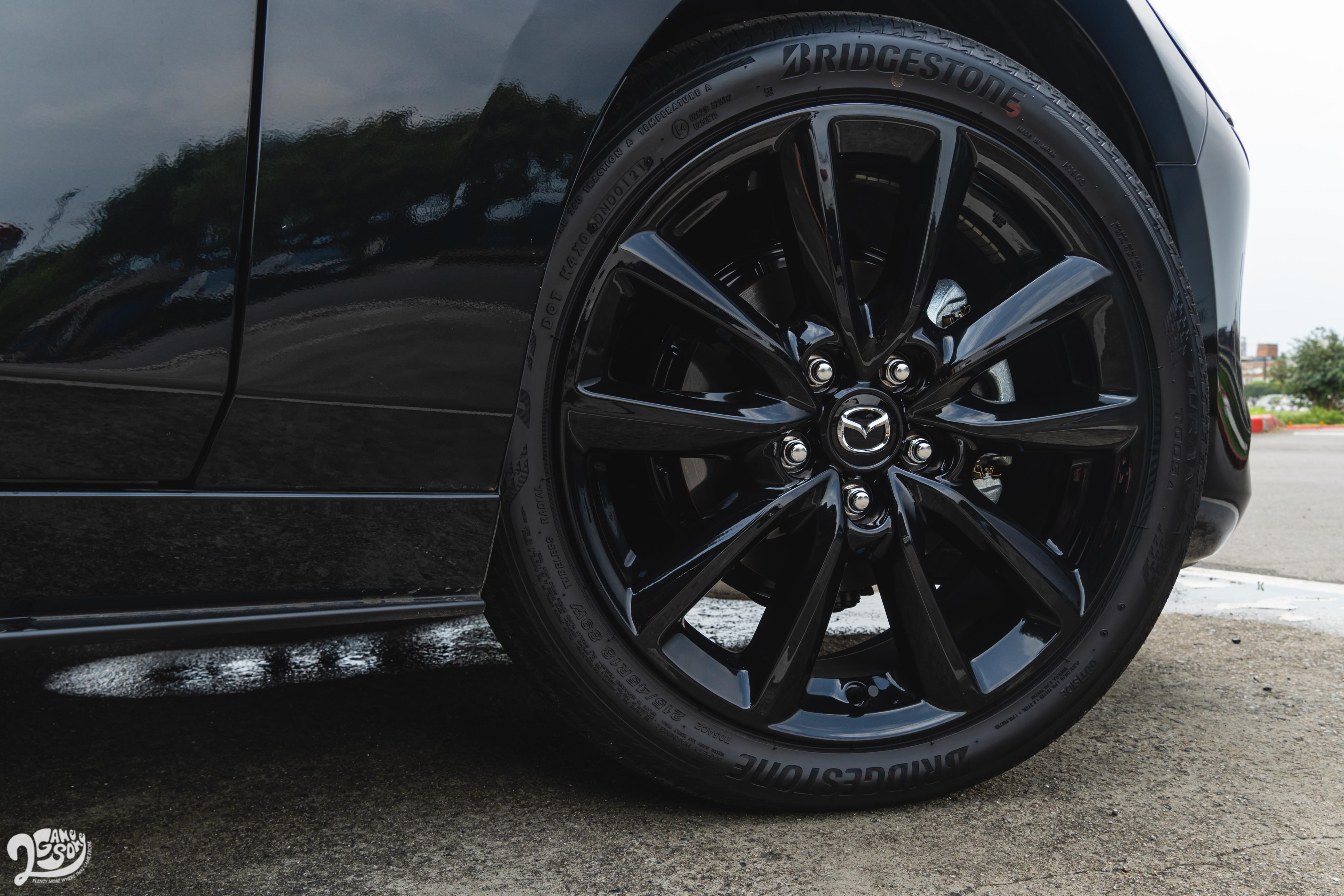 旗艦型以上標配 18 吋輪圈。